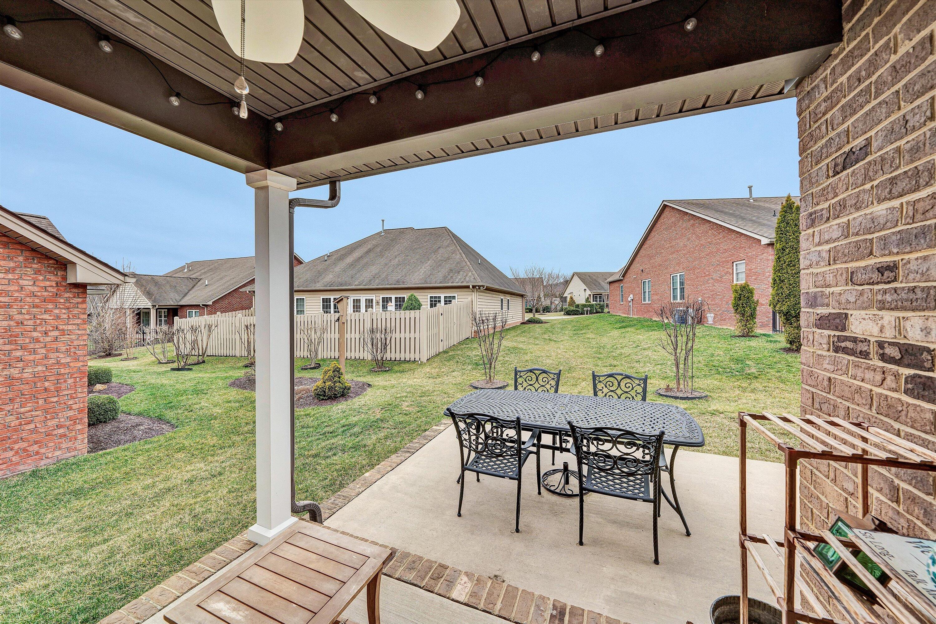 475 Deer Run CIR