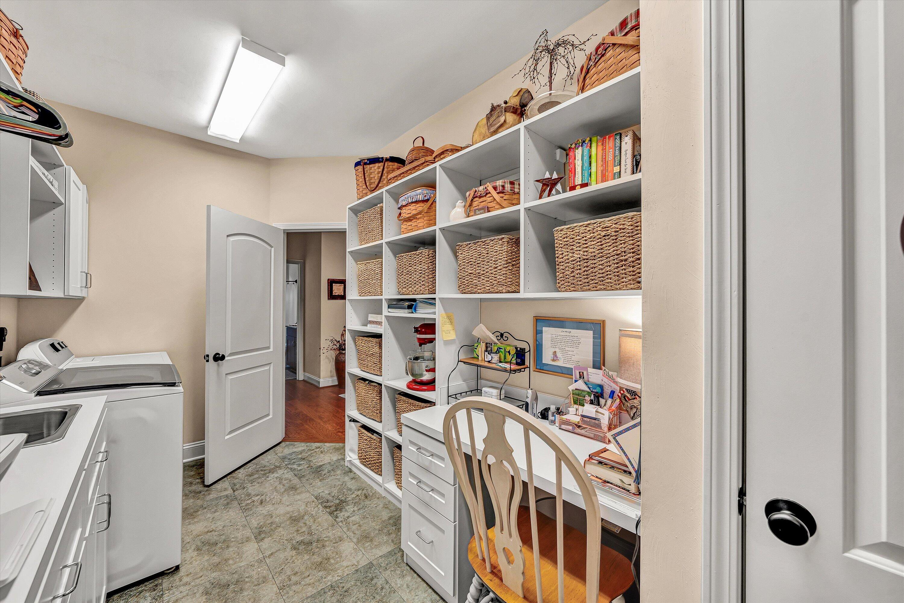 475 Deer Run CIR