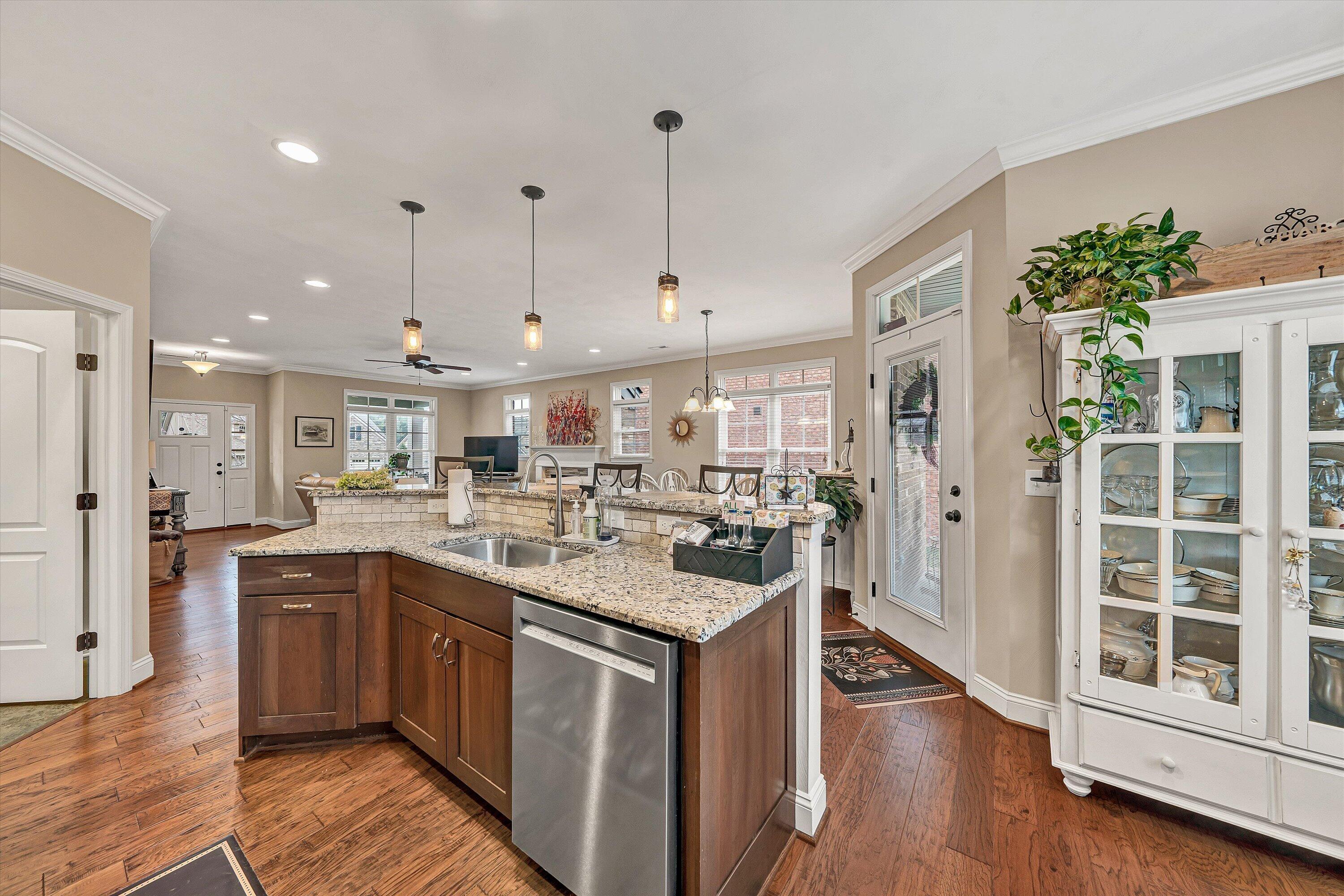 475 Deer Run CIR