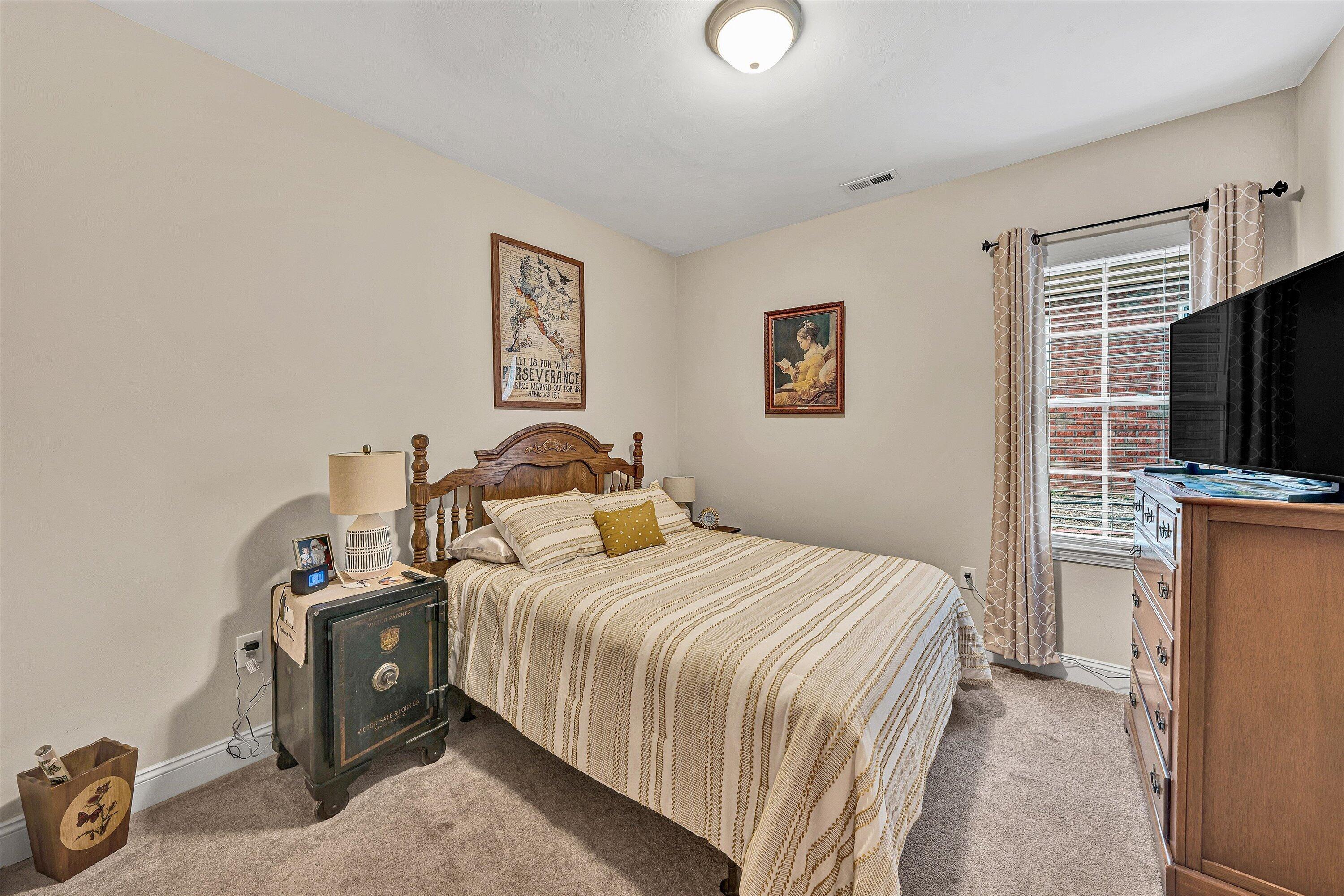 475 Deer Run CIR