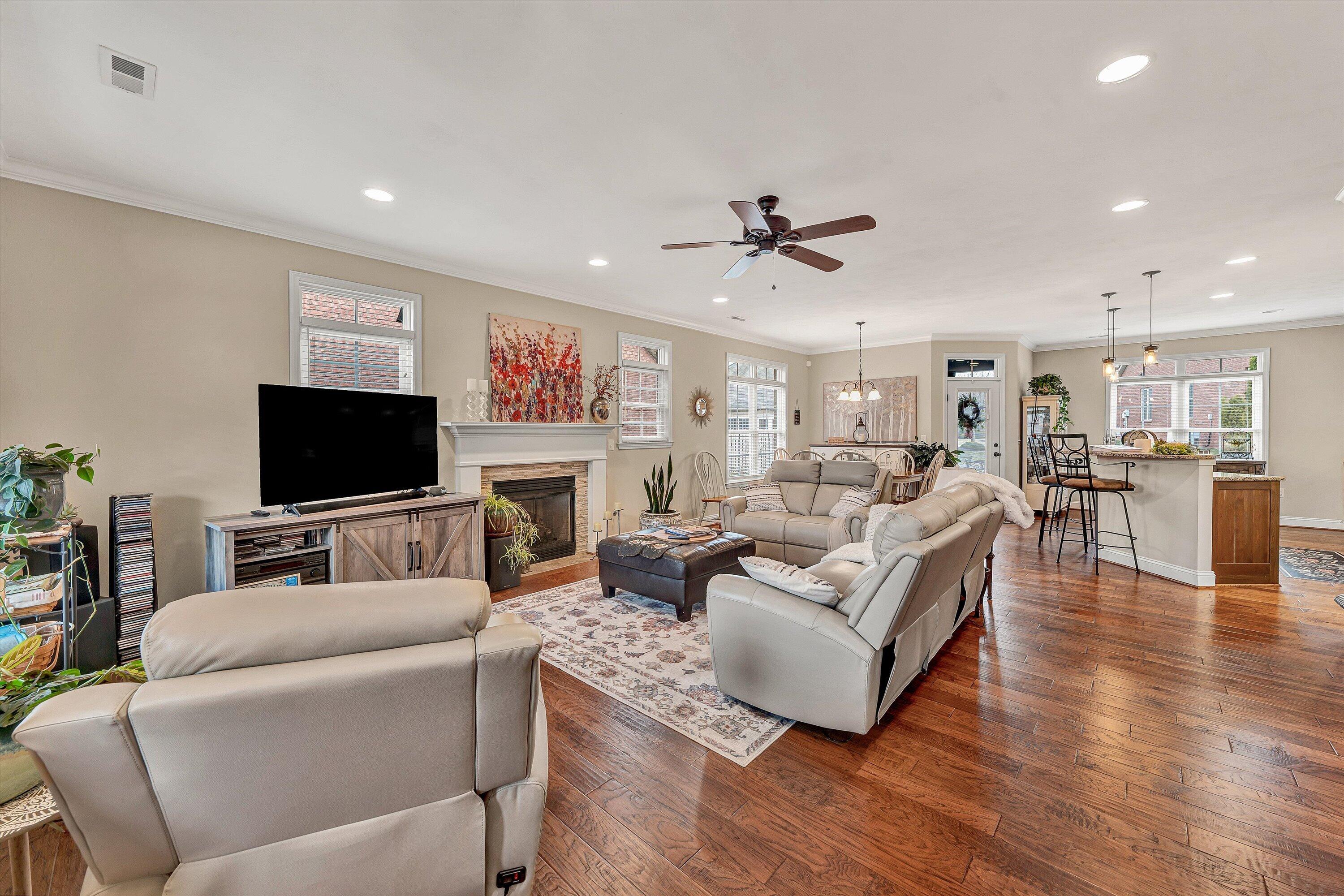 475 Deer Run CIR