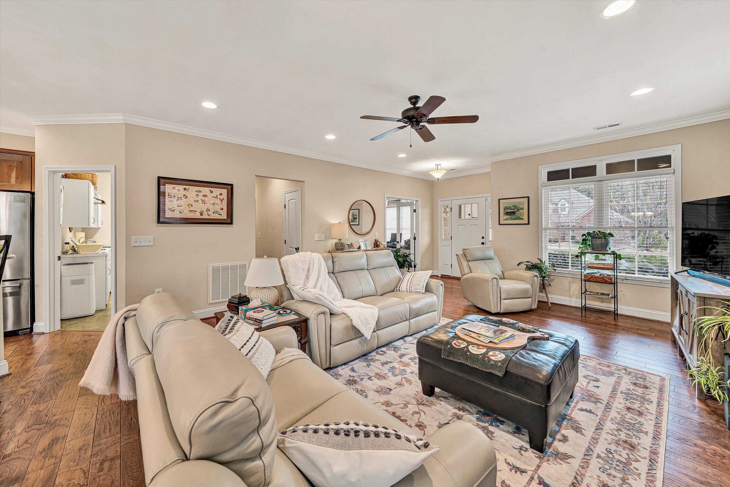 475 Deer Run CIR