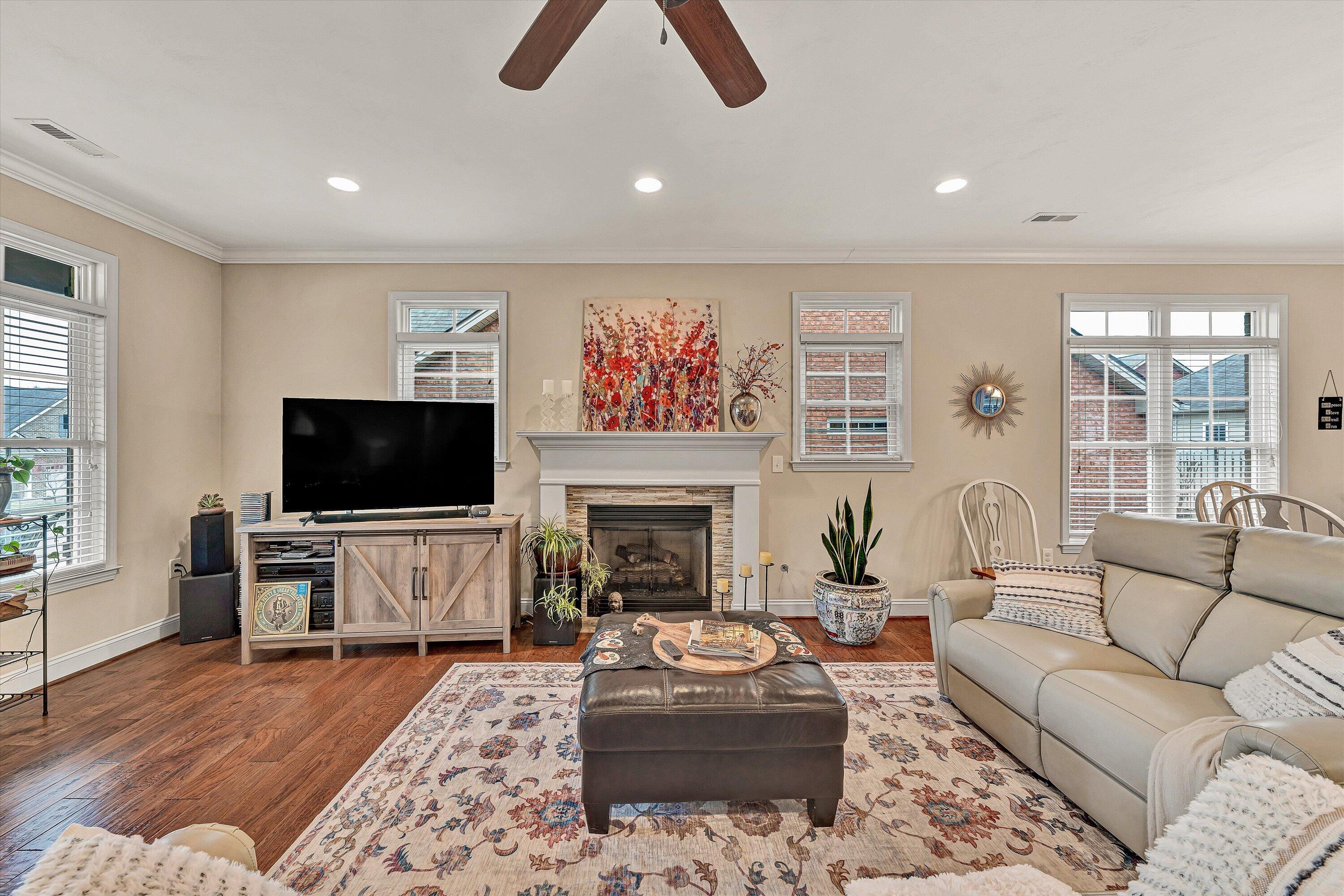 475 Deer Run CIR