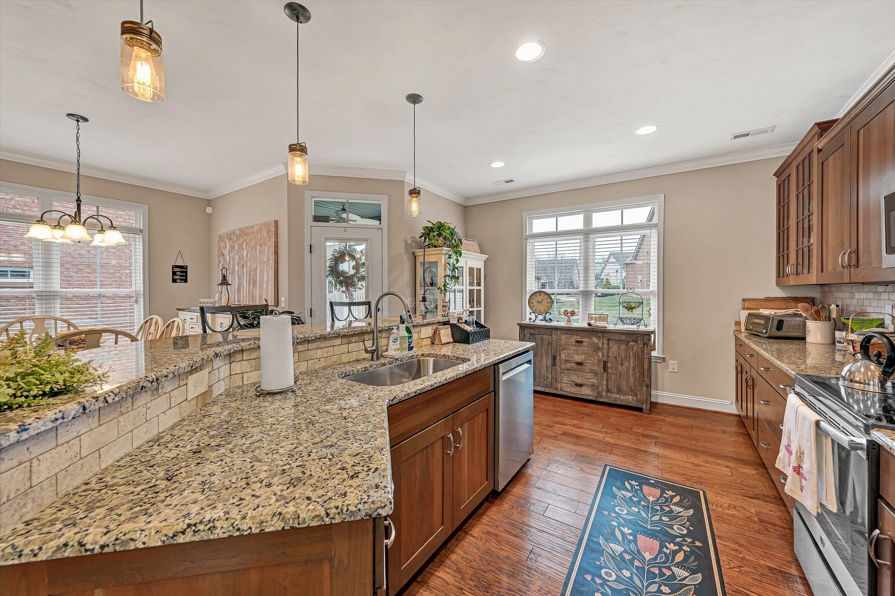 475 Deer Run CIR