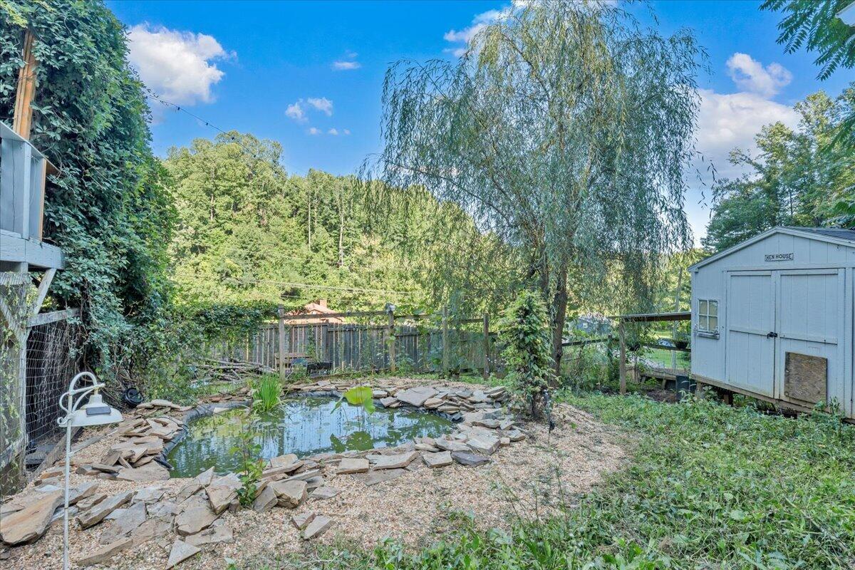 351 Meadow Branch RD