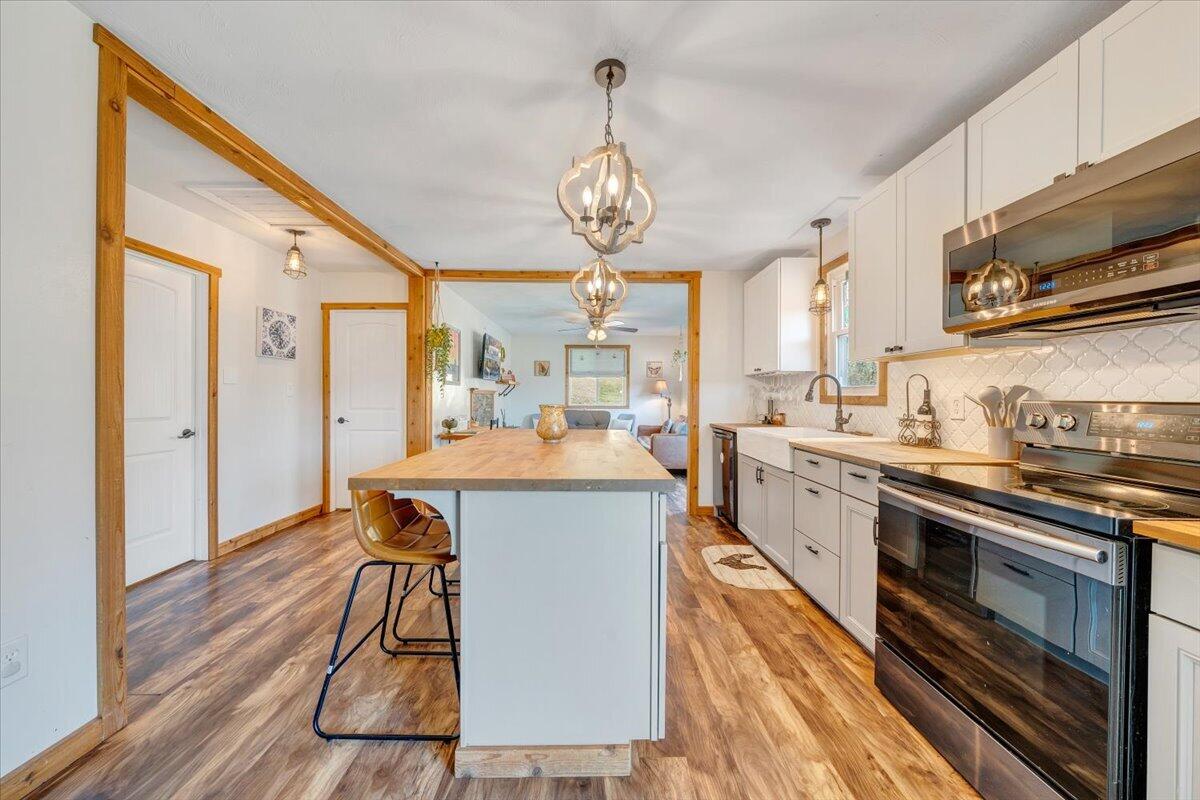 351 Meadow Branch RD