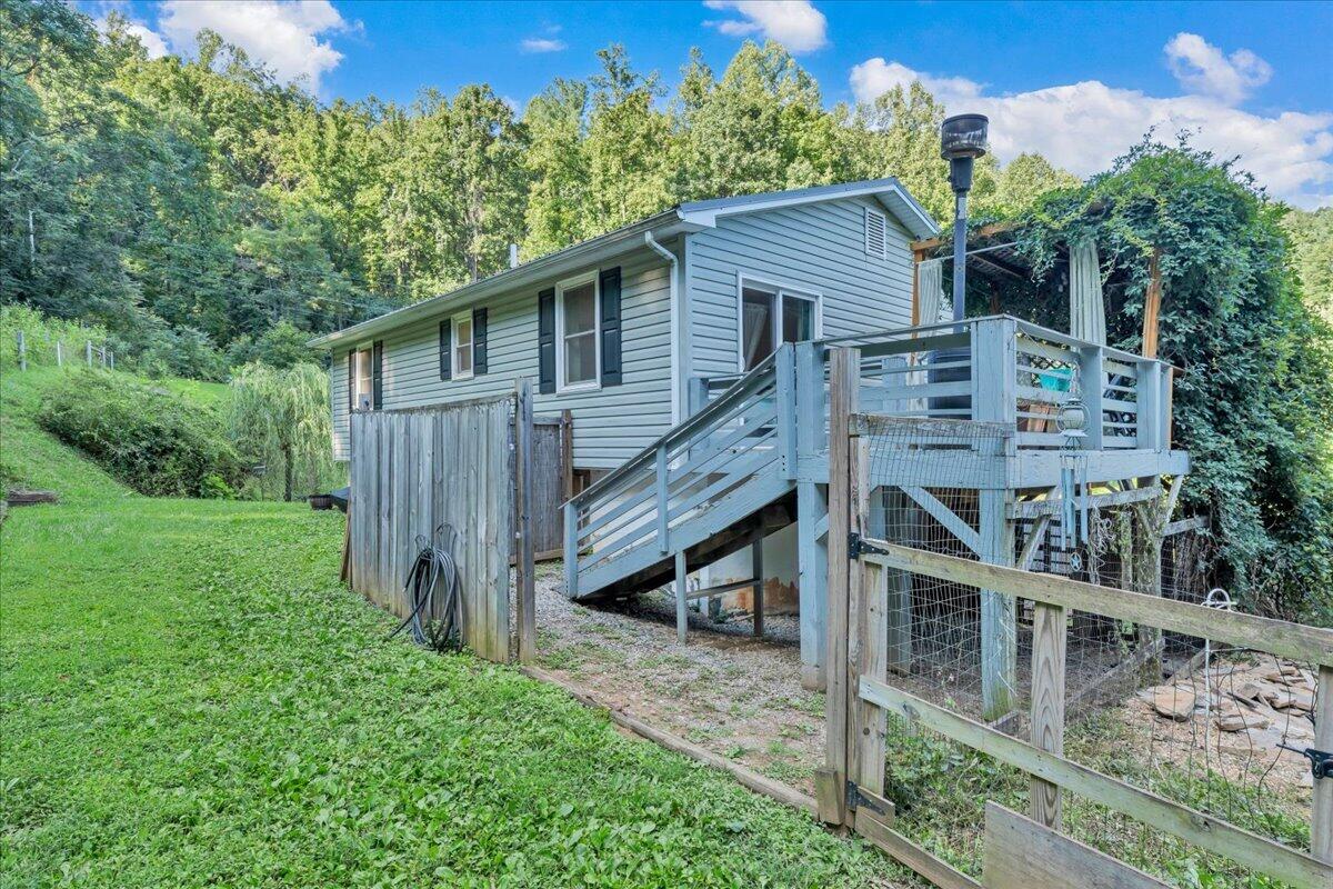 351 Meadow Branch RD