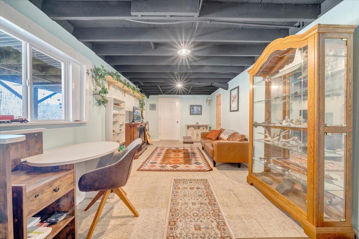 351 Meadow Branch RD