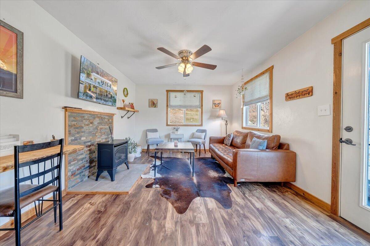 351 Meadow Branch RD