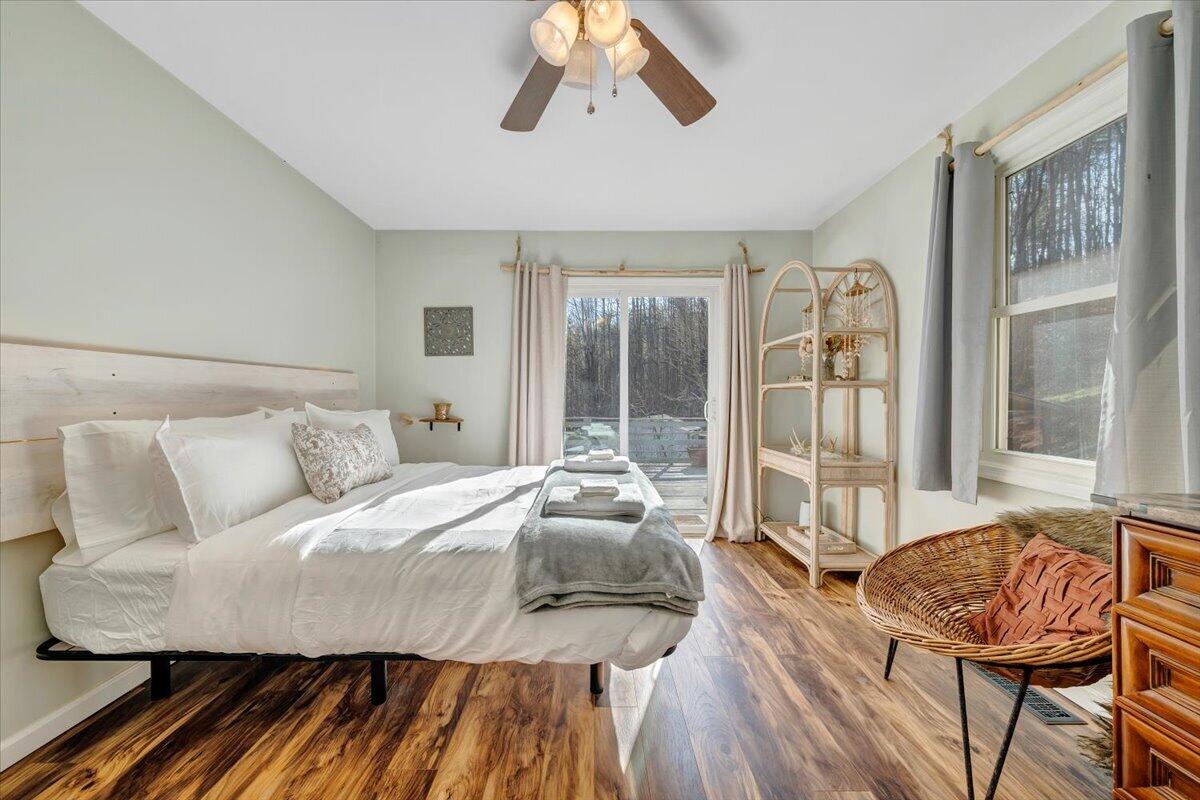 351 Meadow Branch RD