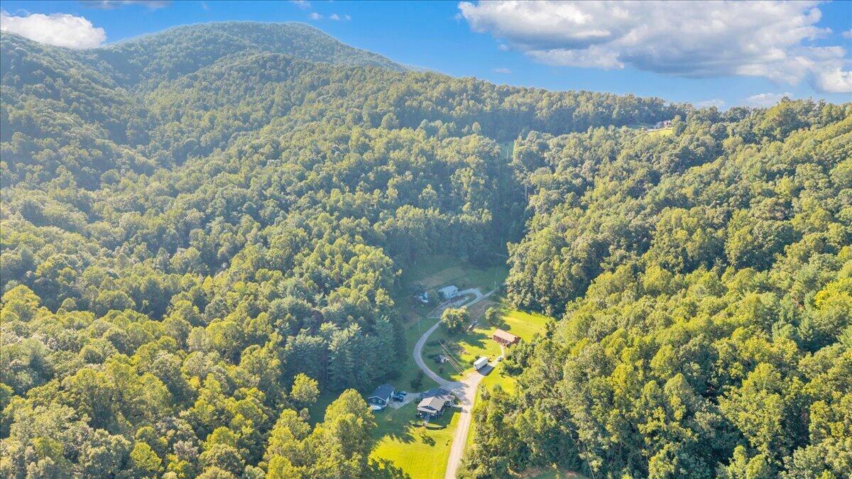 351 Meadow Branch RD