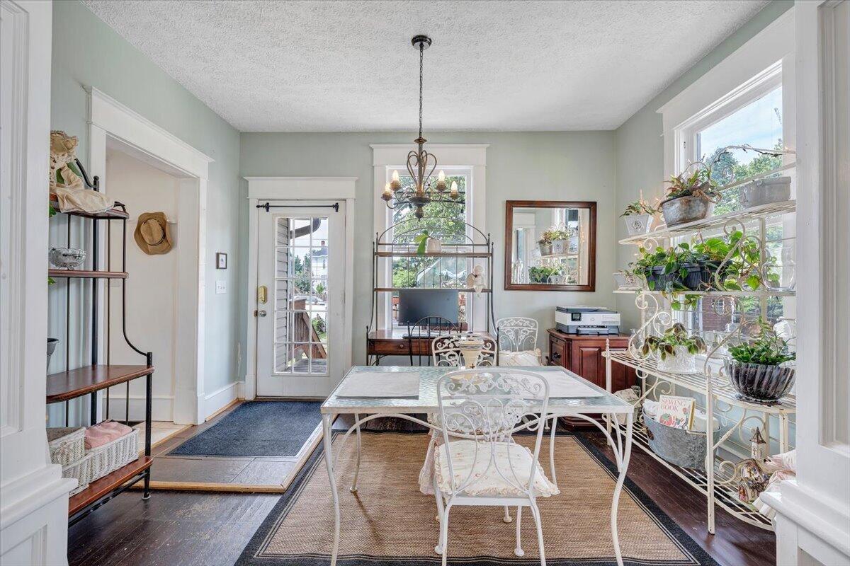 2115 Memorial AVE SW