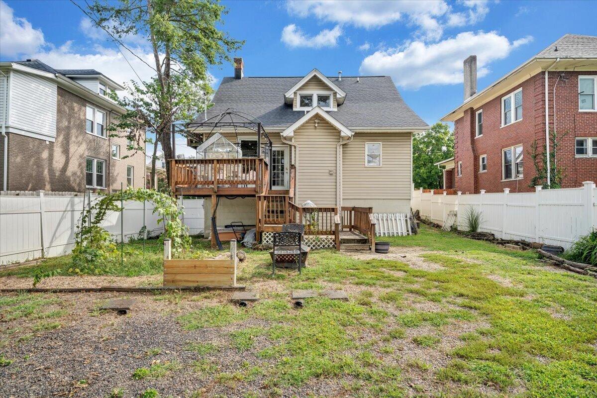 2115 Memorial AVE SW