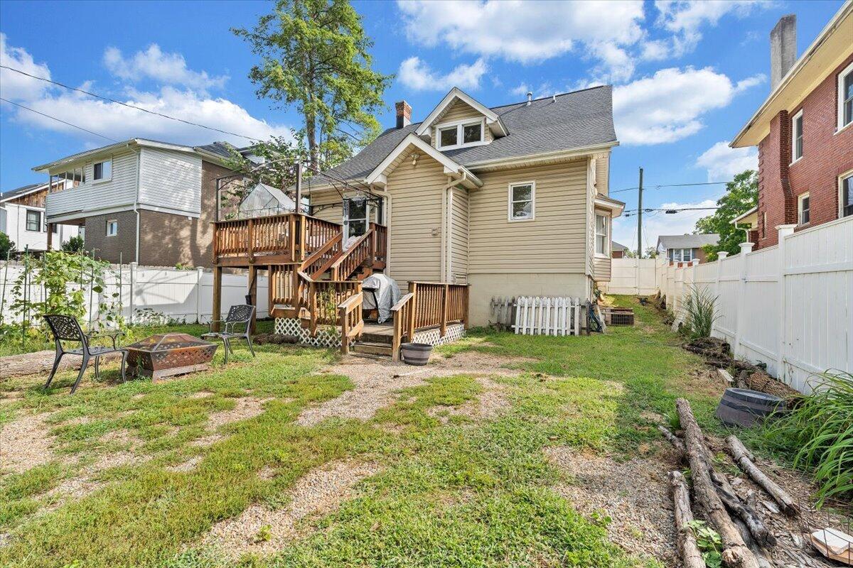 2115 Memorial AVE SW