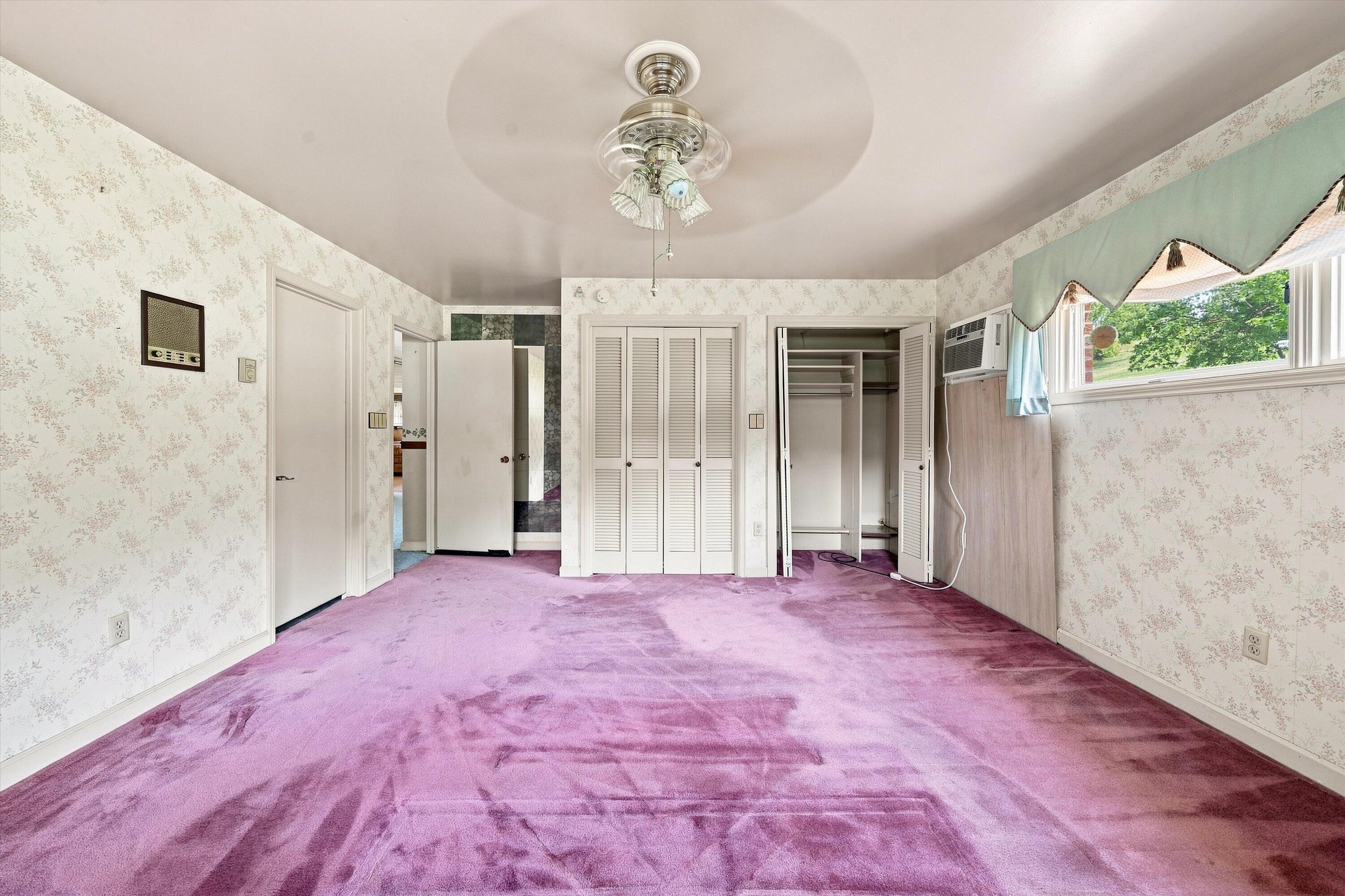 318 Rogers LN