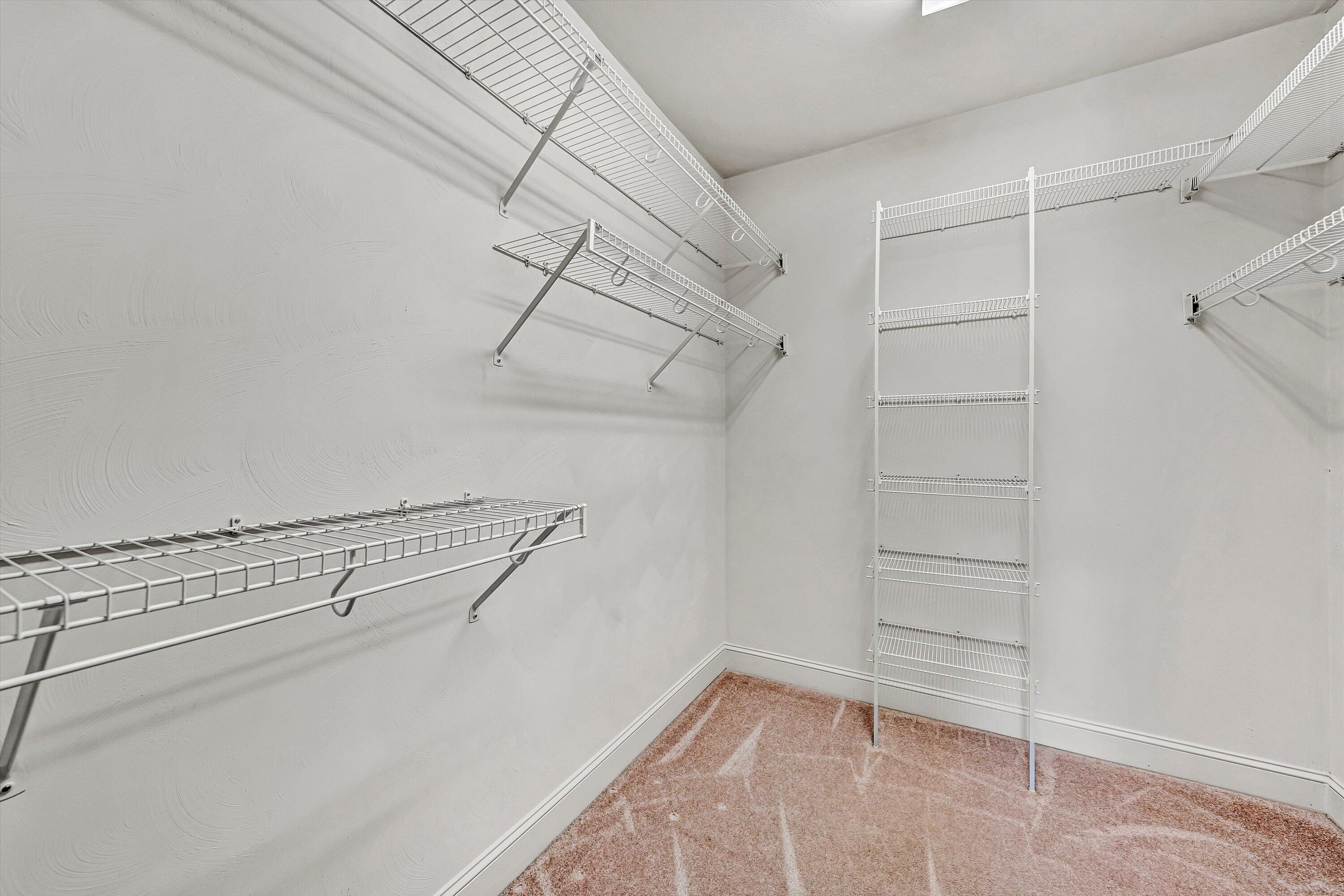 4444 Pheasant Ridge RD APT 305