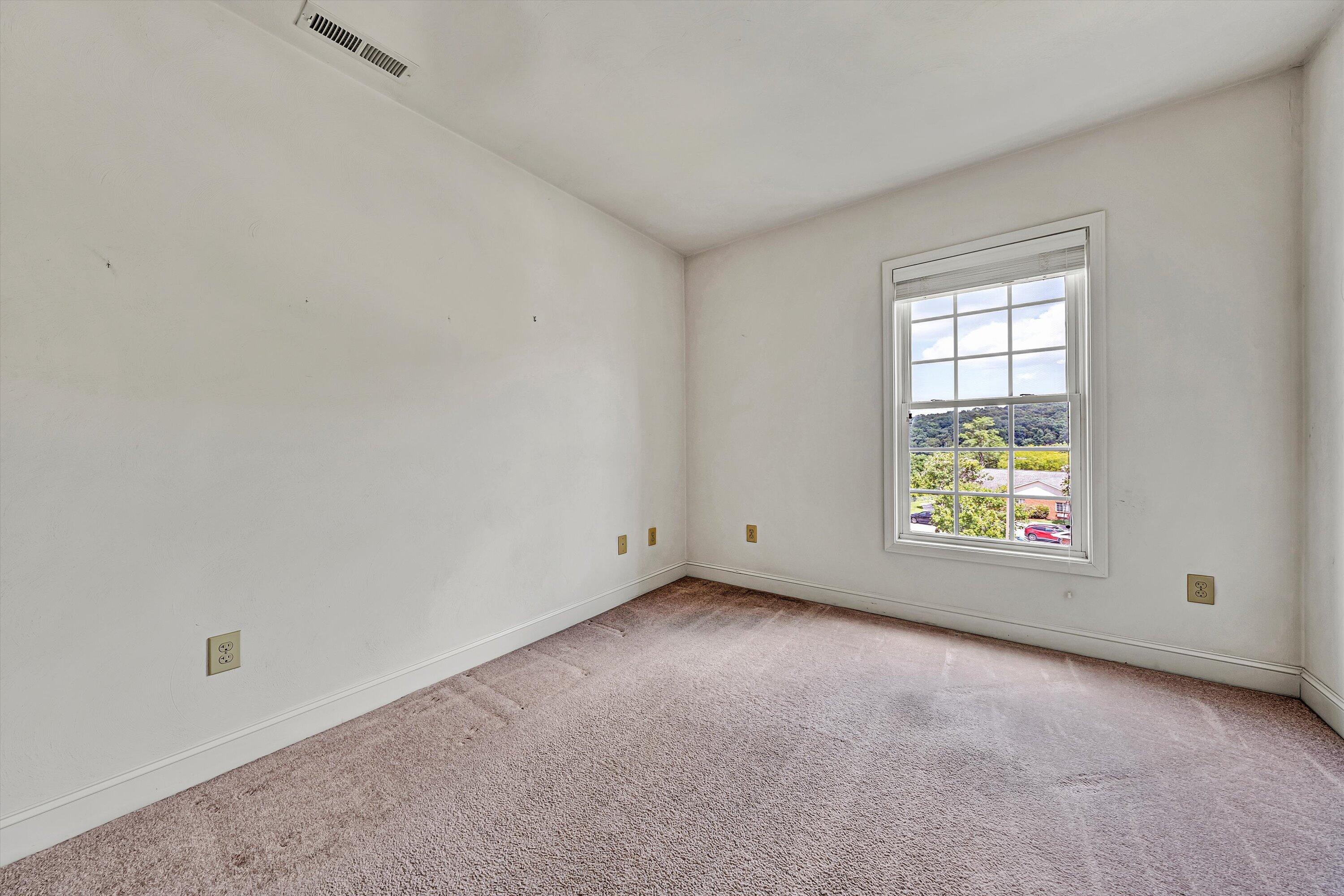 4444 Pheasant Ridge RD APT 305