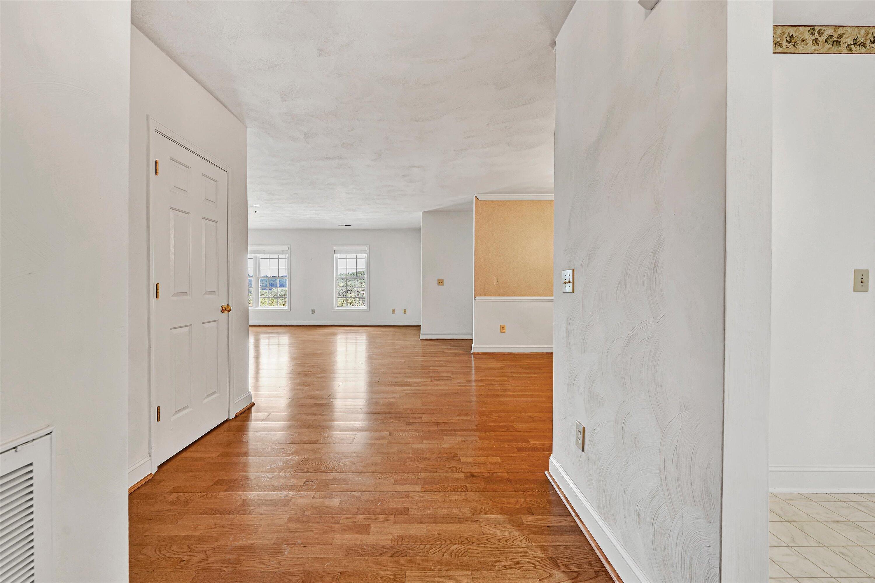 4444 Pheasant Ridge RD APT 305