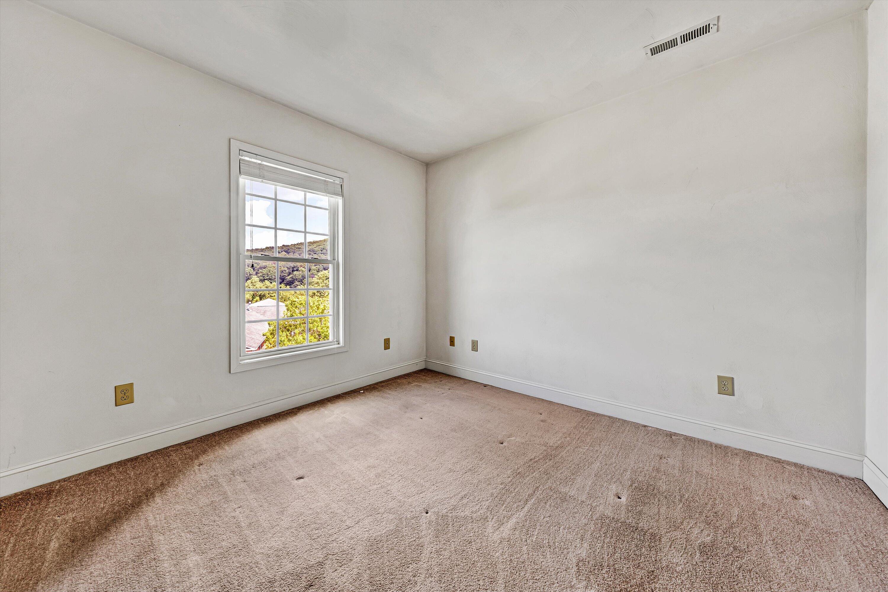 4444 Pheasant Ridge RD APT 305