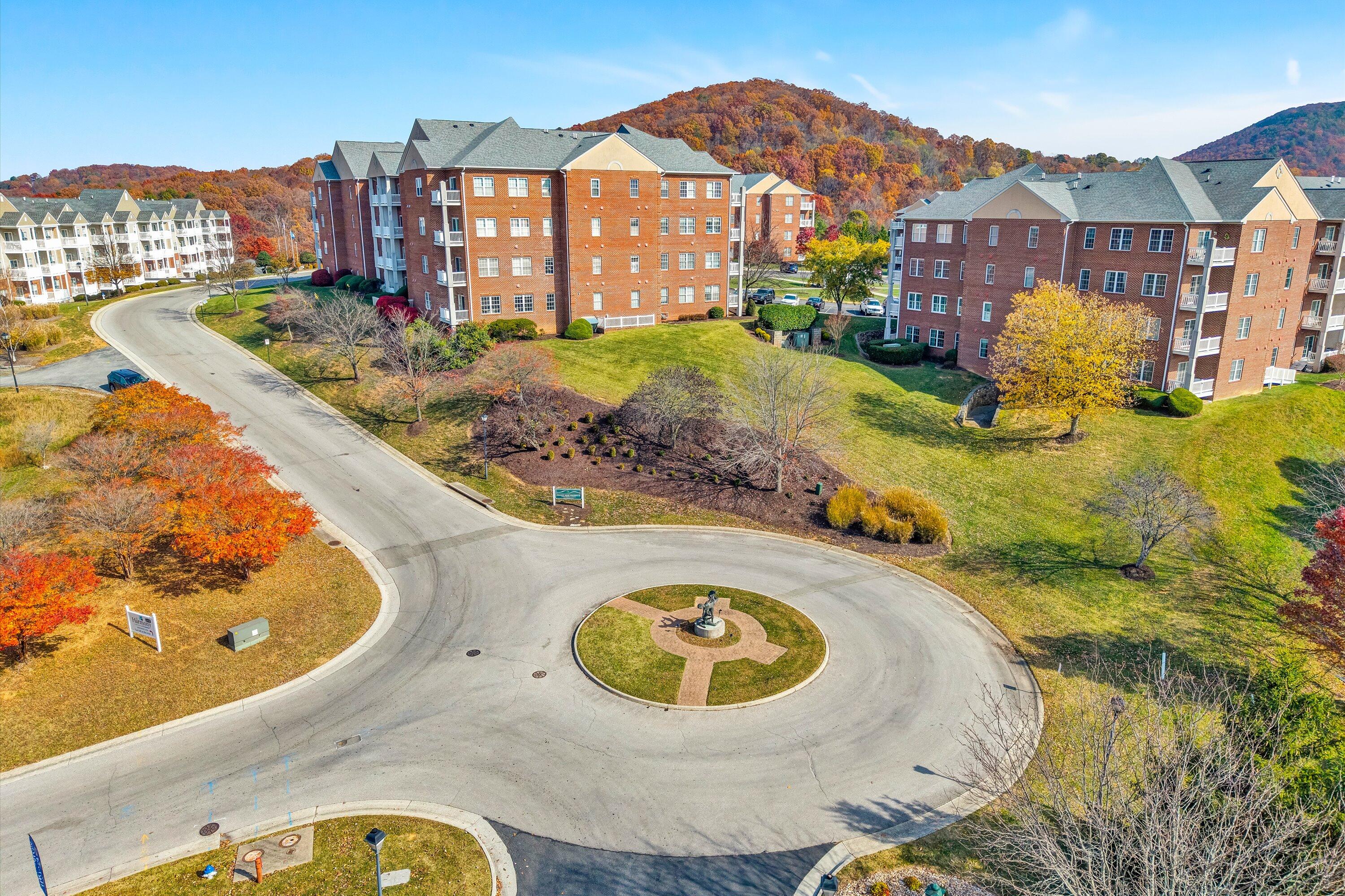 4444 Pheasant Ridge RD APT 305