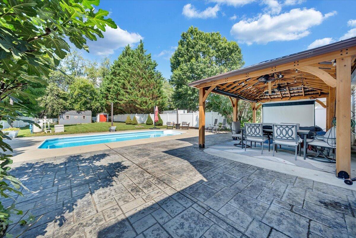 1313 Trevino DR NE