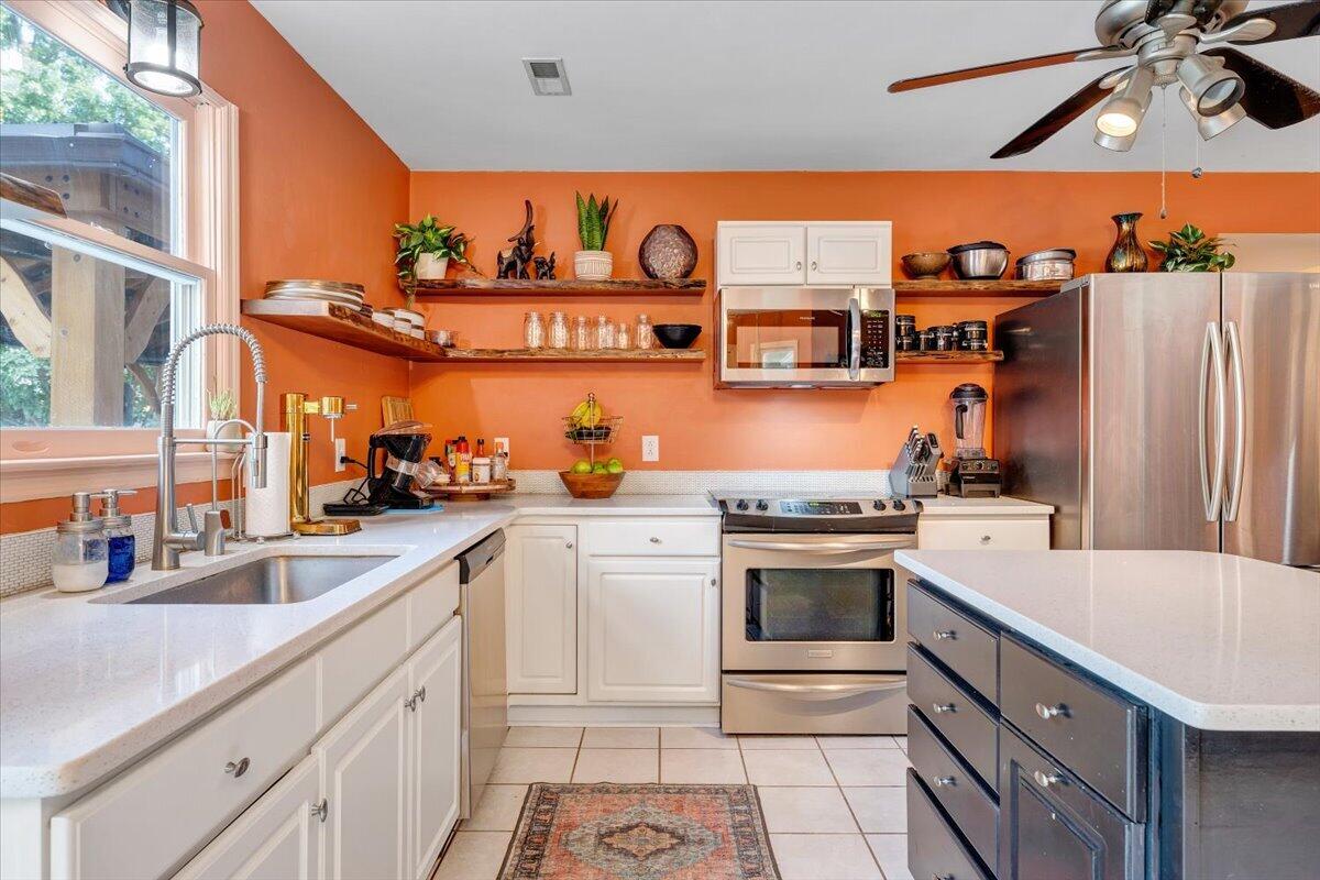 1313 Trevino DR NE