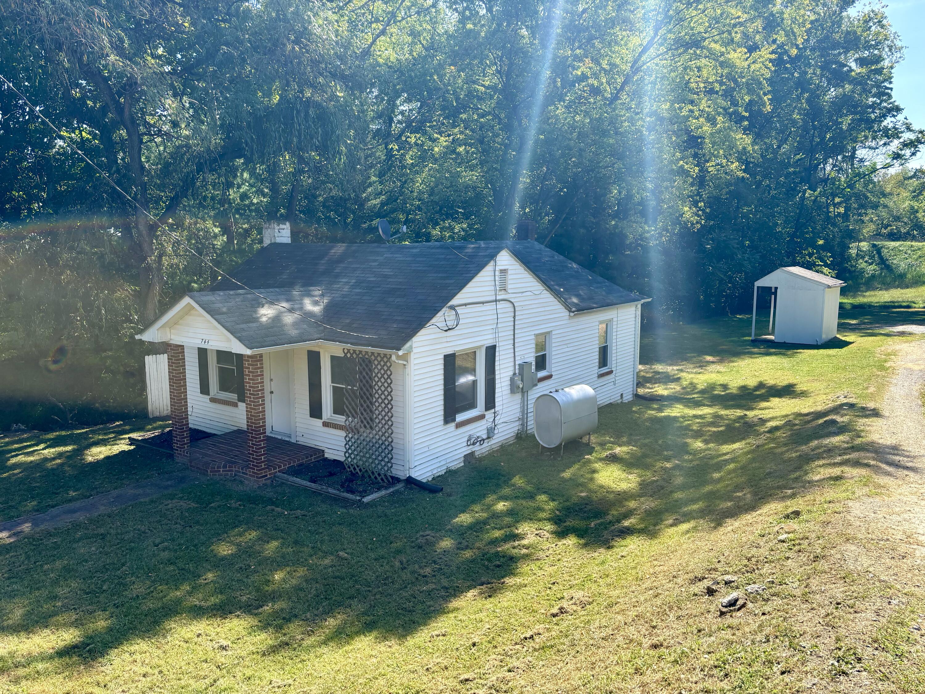 744 N Mill RD