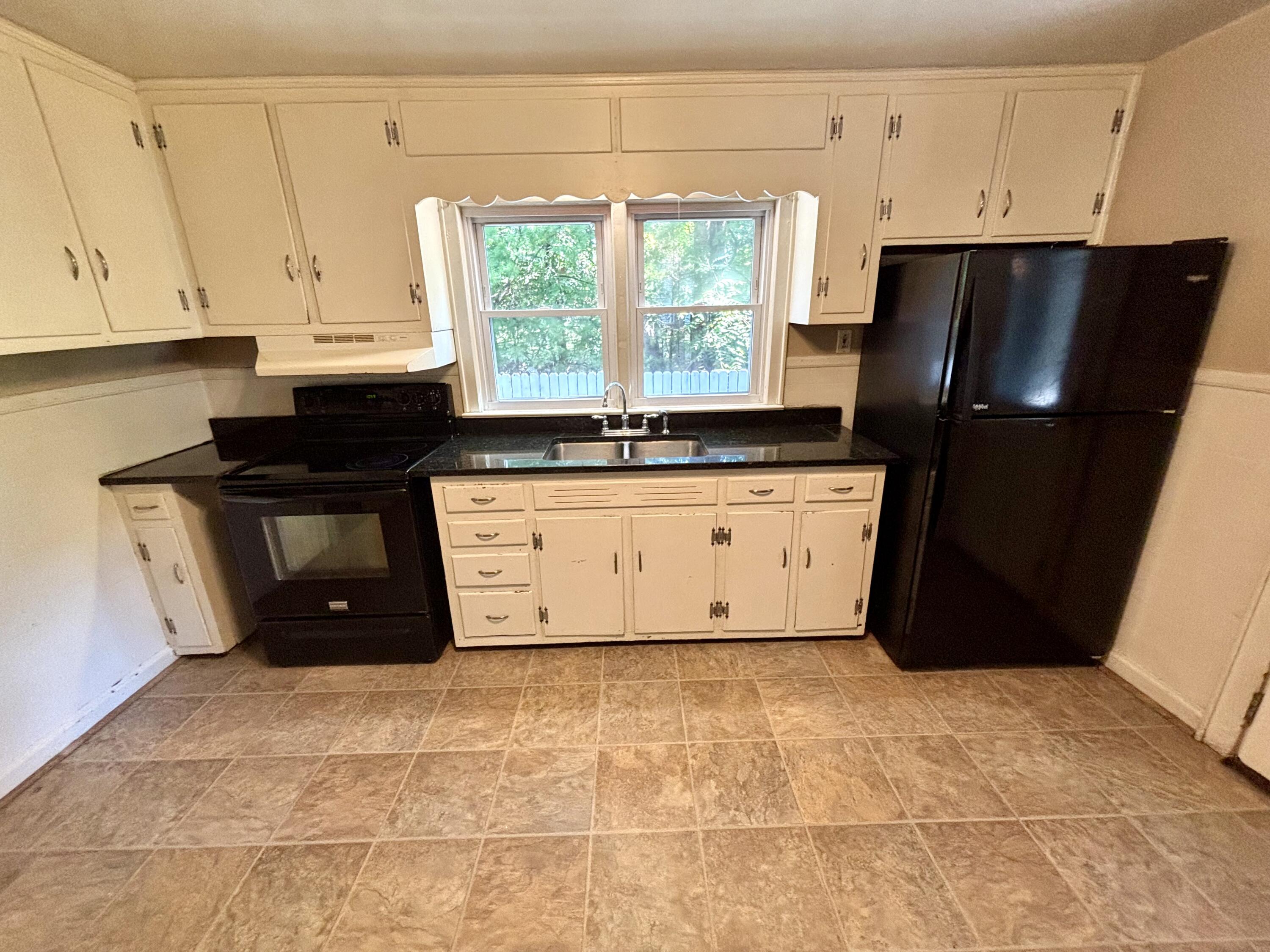 744 N Mill RD