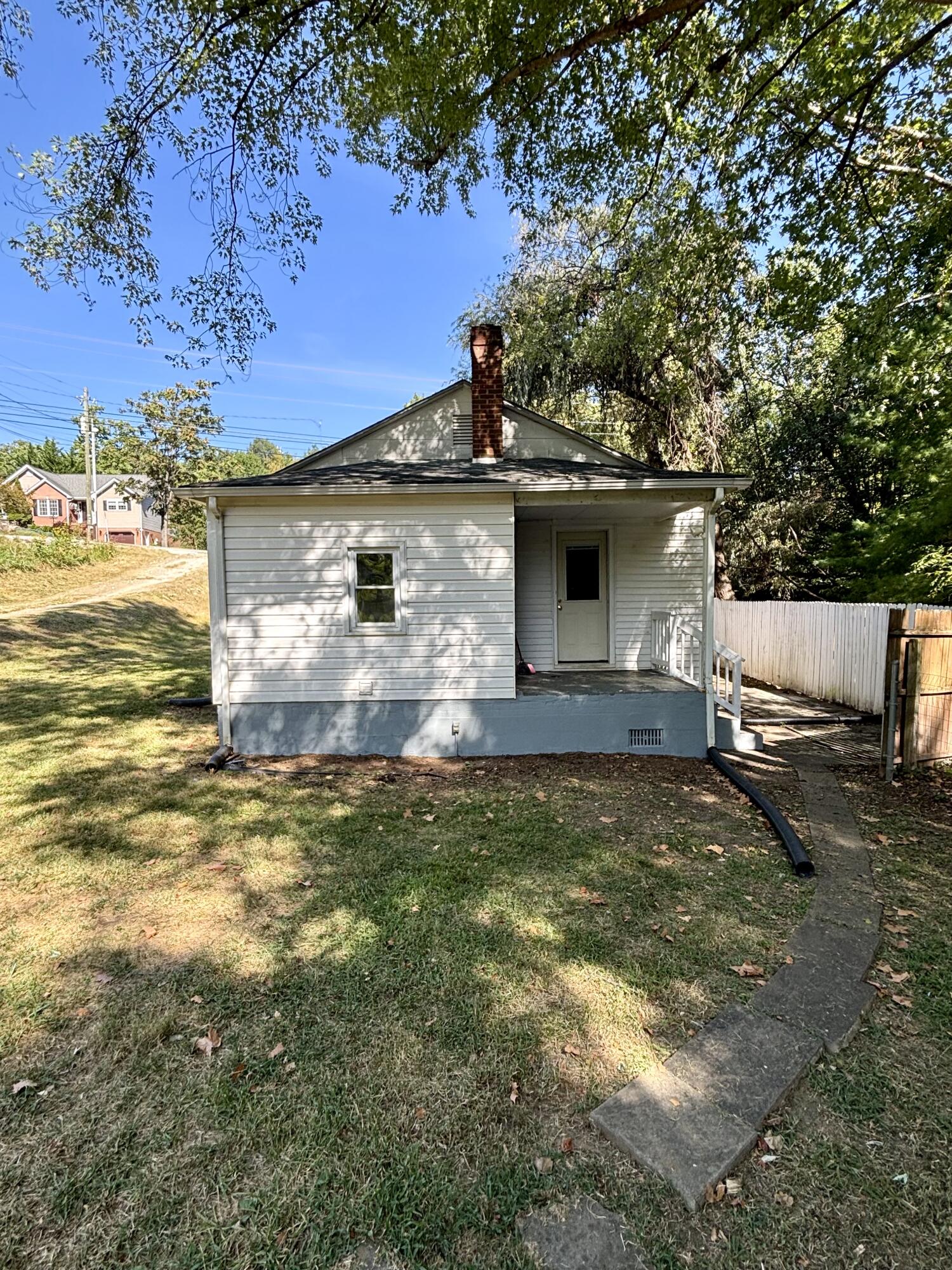 744 N Mill RD