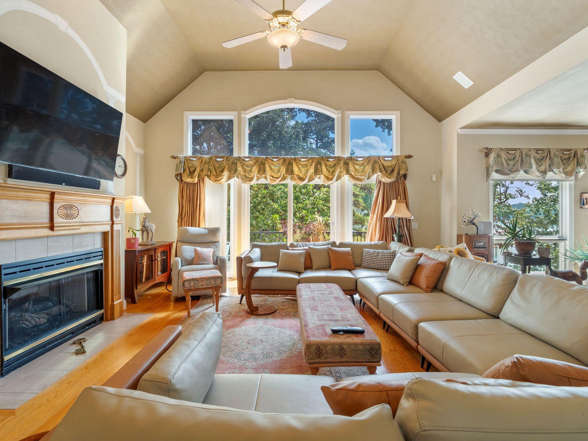 8875 Burnt Chimney RD