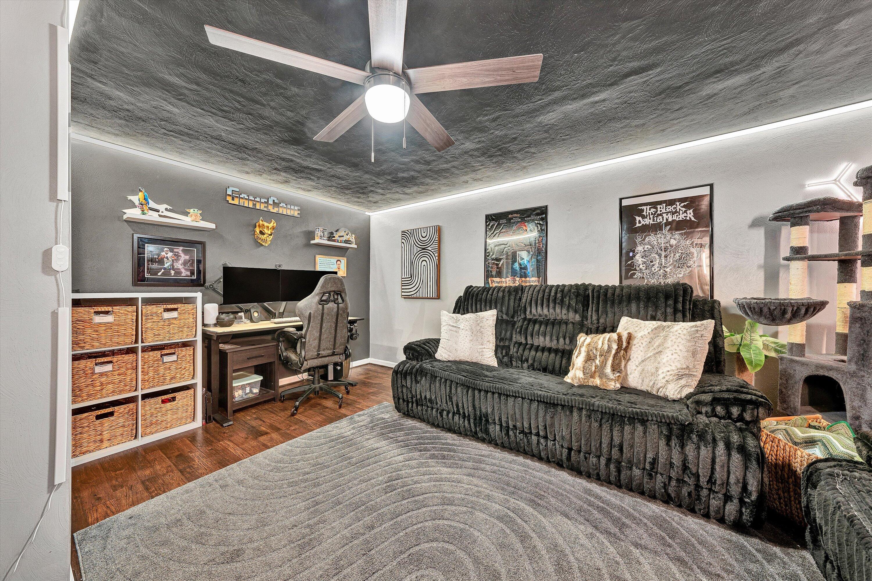 4541 Lomond CIR