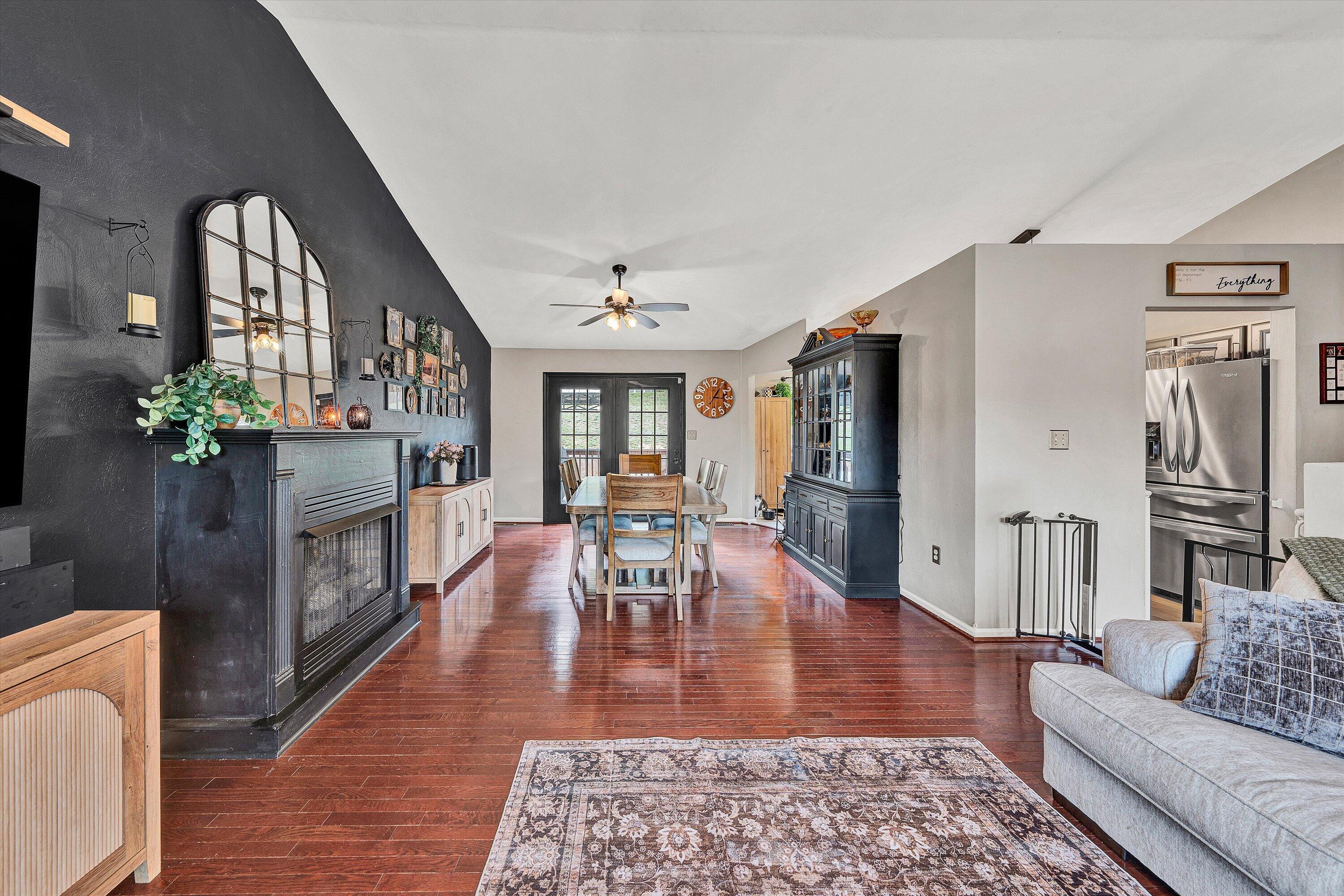4541 Lomond CIR