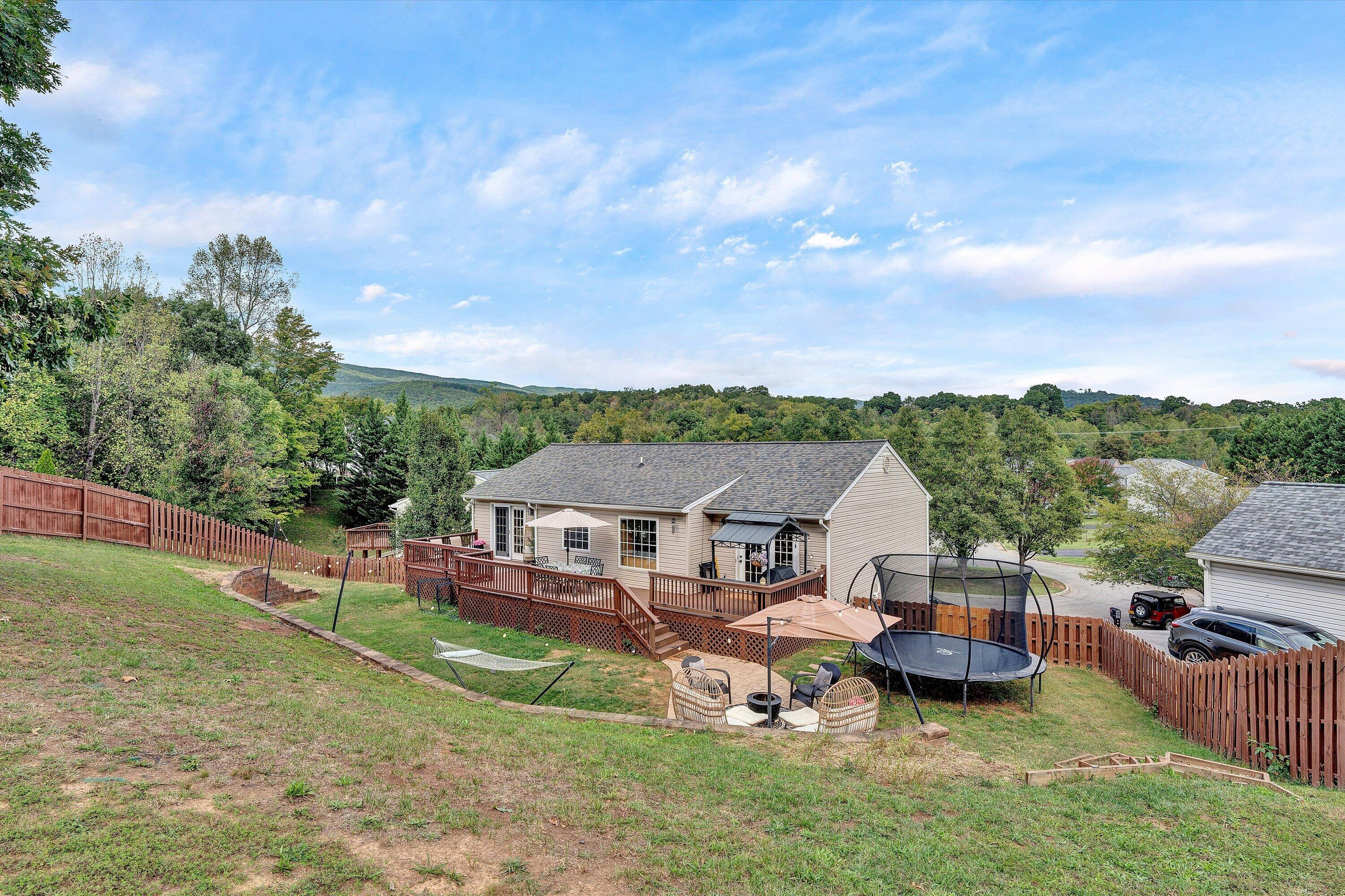4541 Lomond CIR