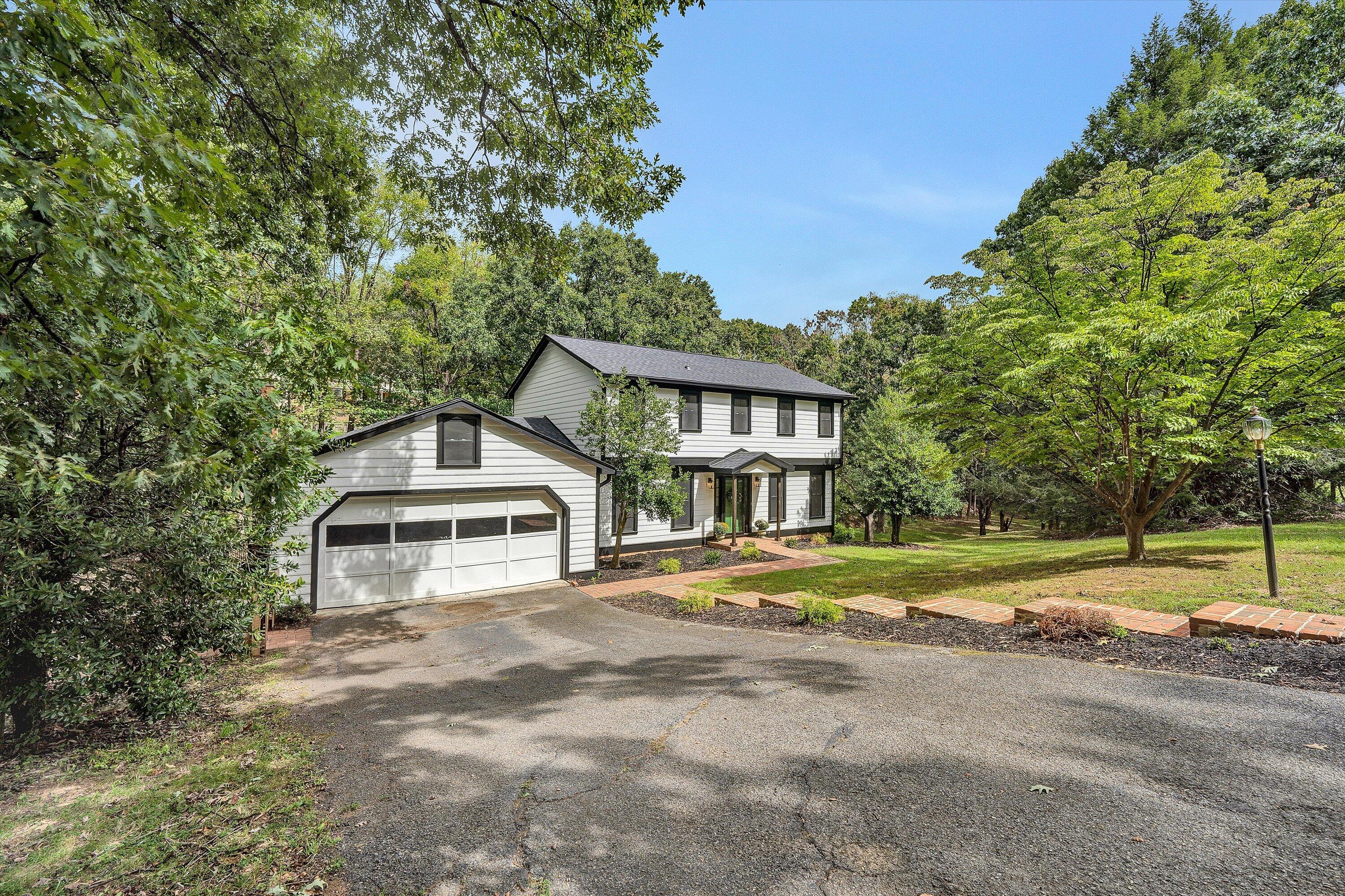 2825 Fairway Forest DR
