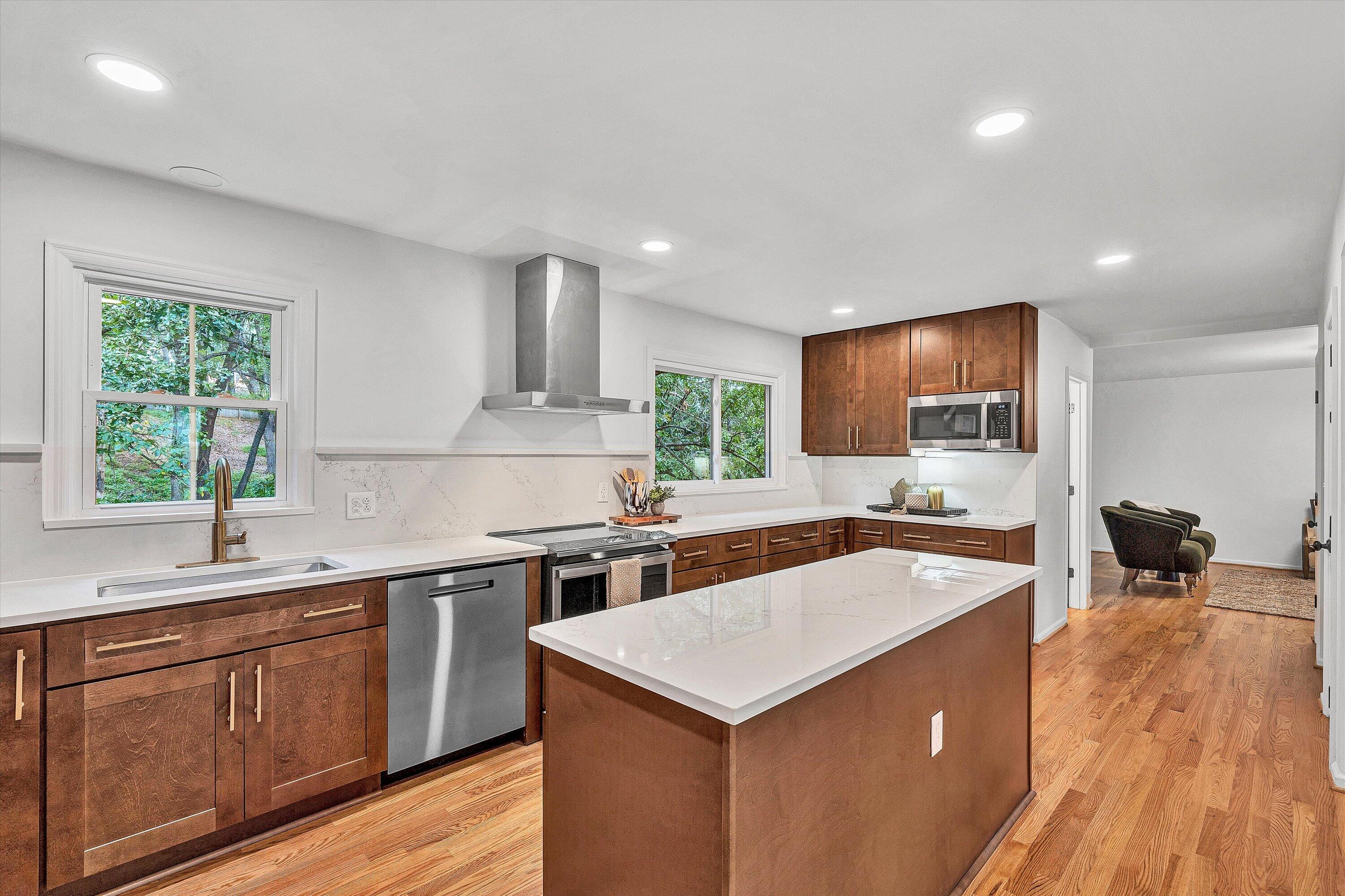 2825 Fairway Forest DR