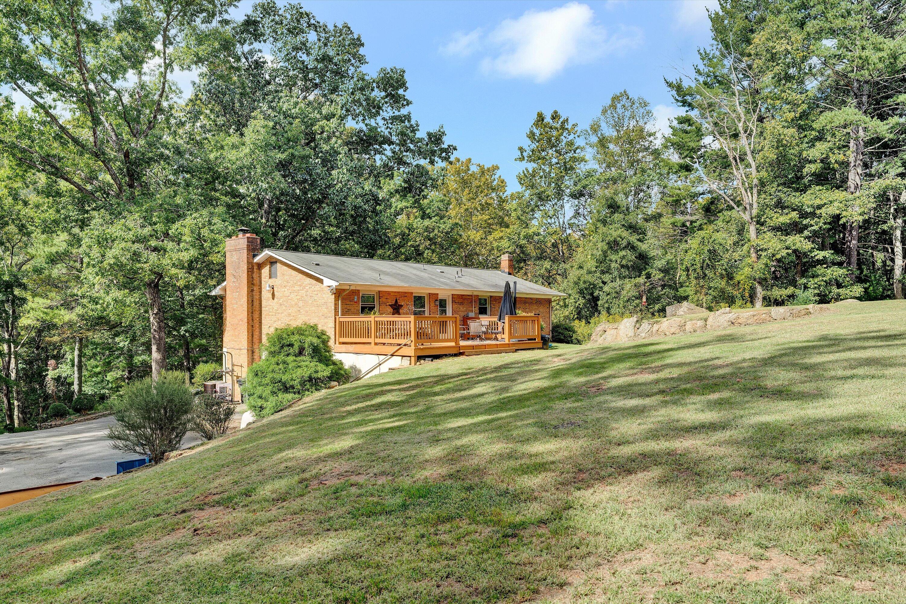 6804 Cotton Hill RD