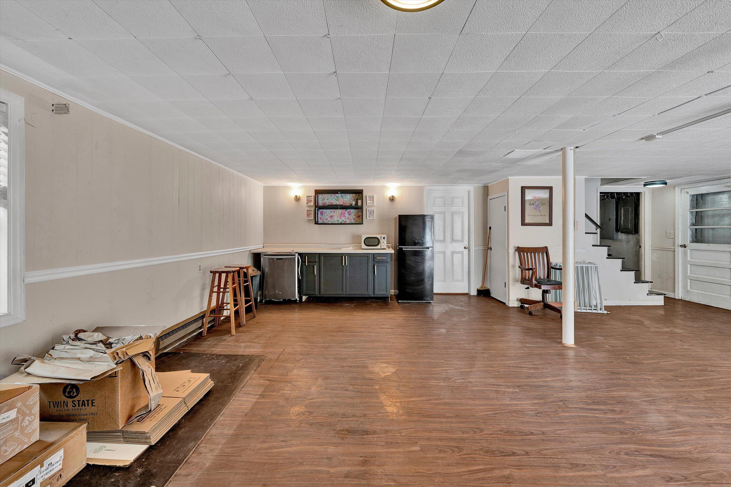 6804 Cotton Hill RD