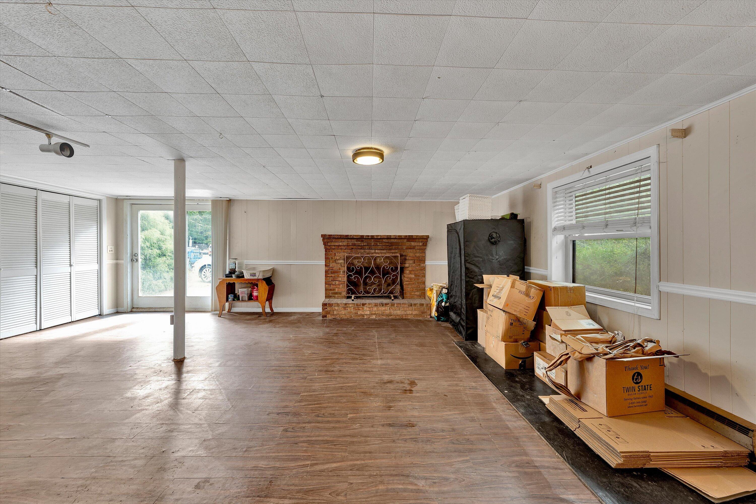 6804 Cotton Hill RD
