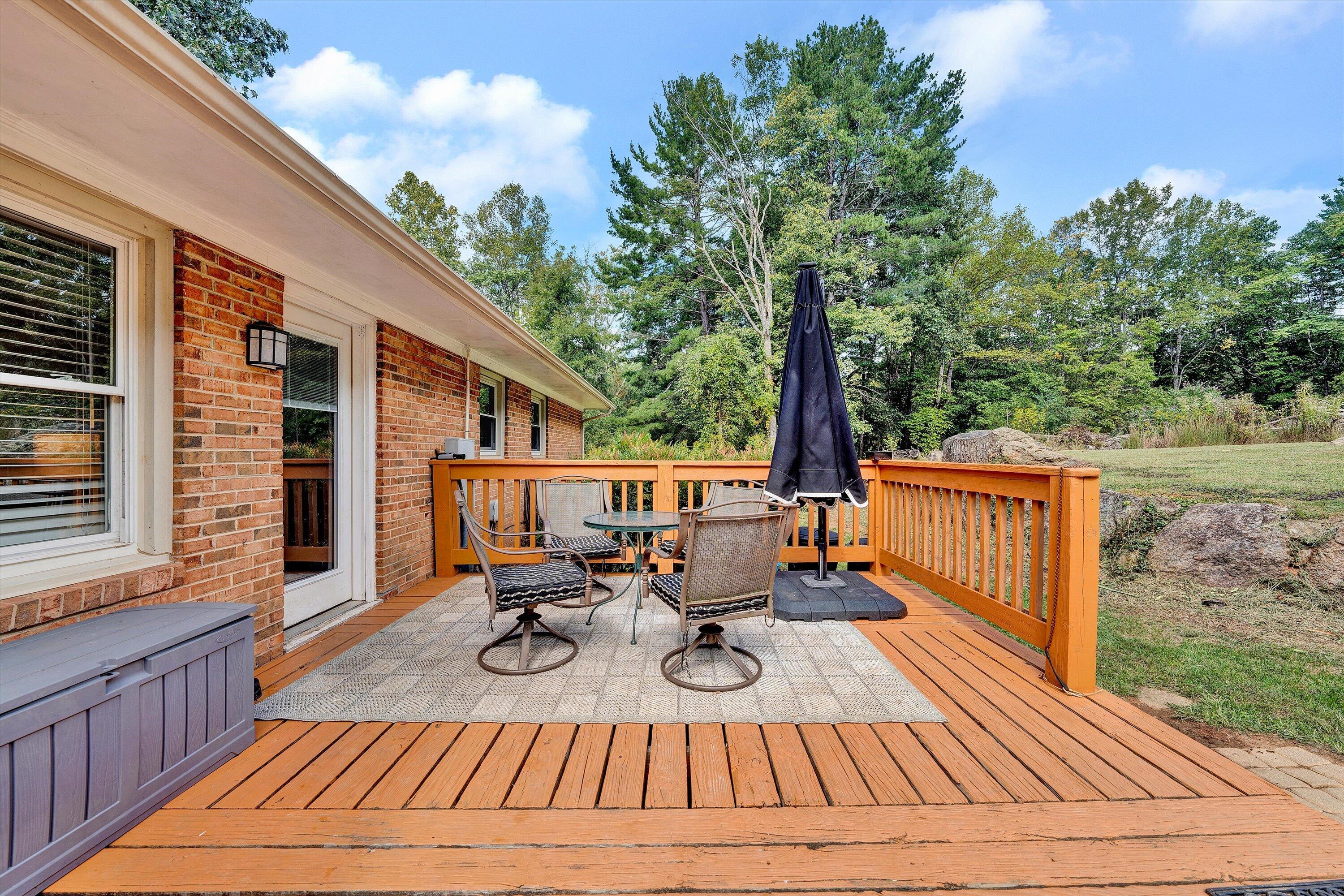 6804 Cotton Hill RD