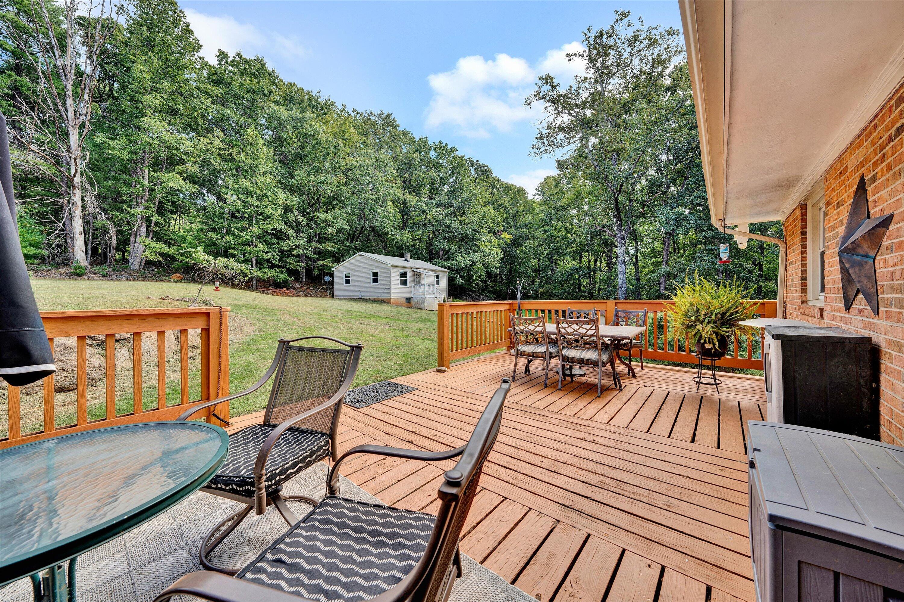 6804 Cotton Hill RD