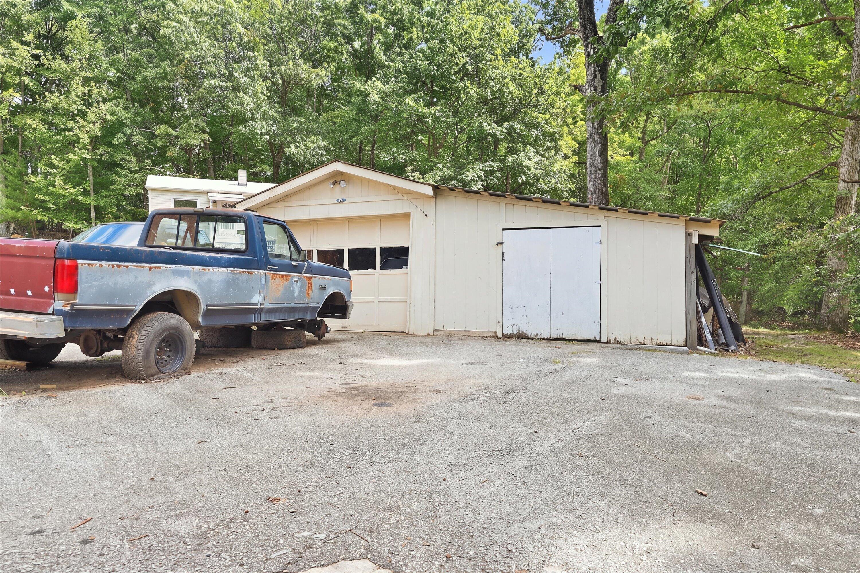6804 Cotton Hill RD