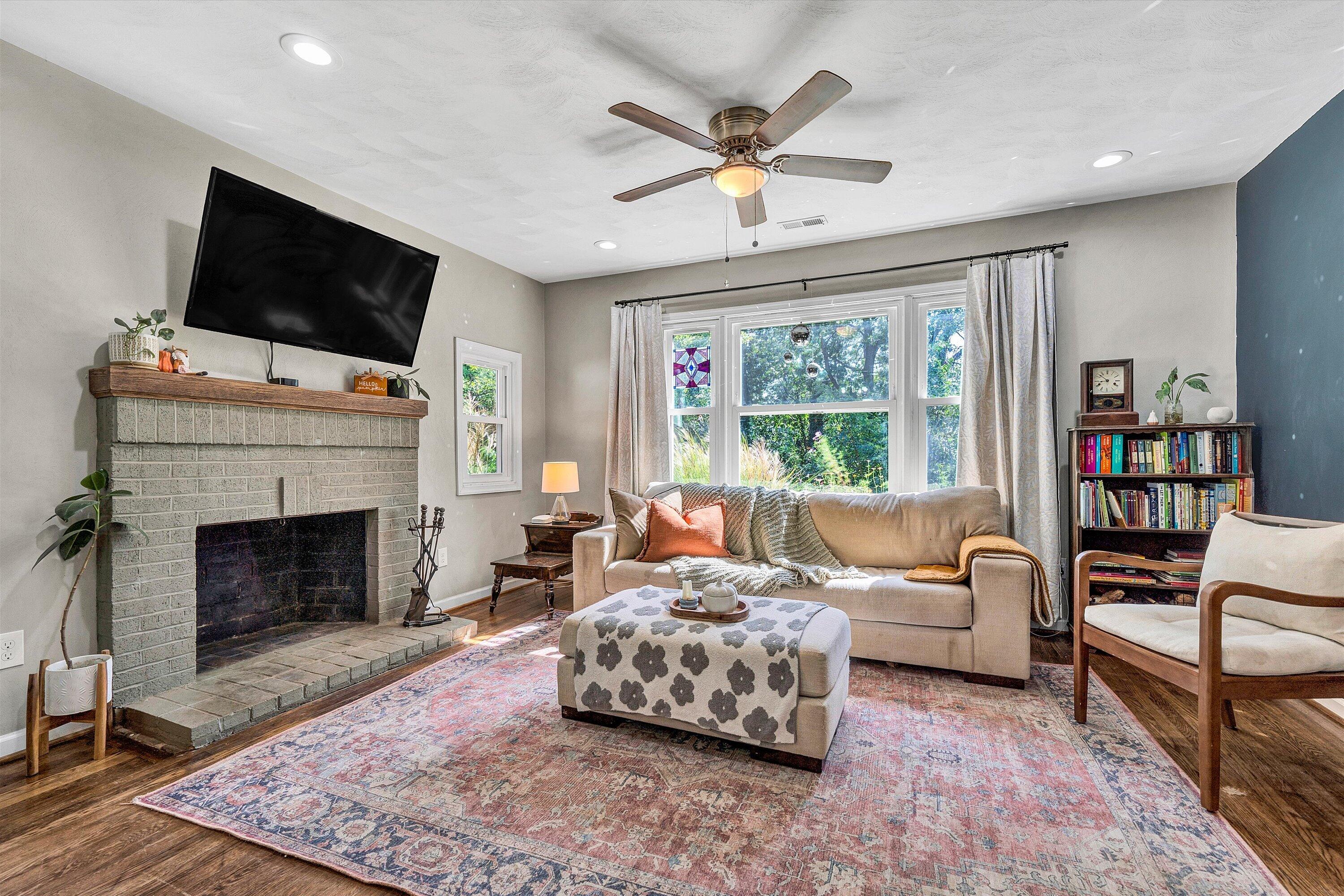 324 Jamie LN