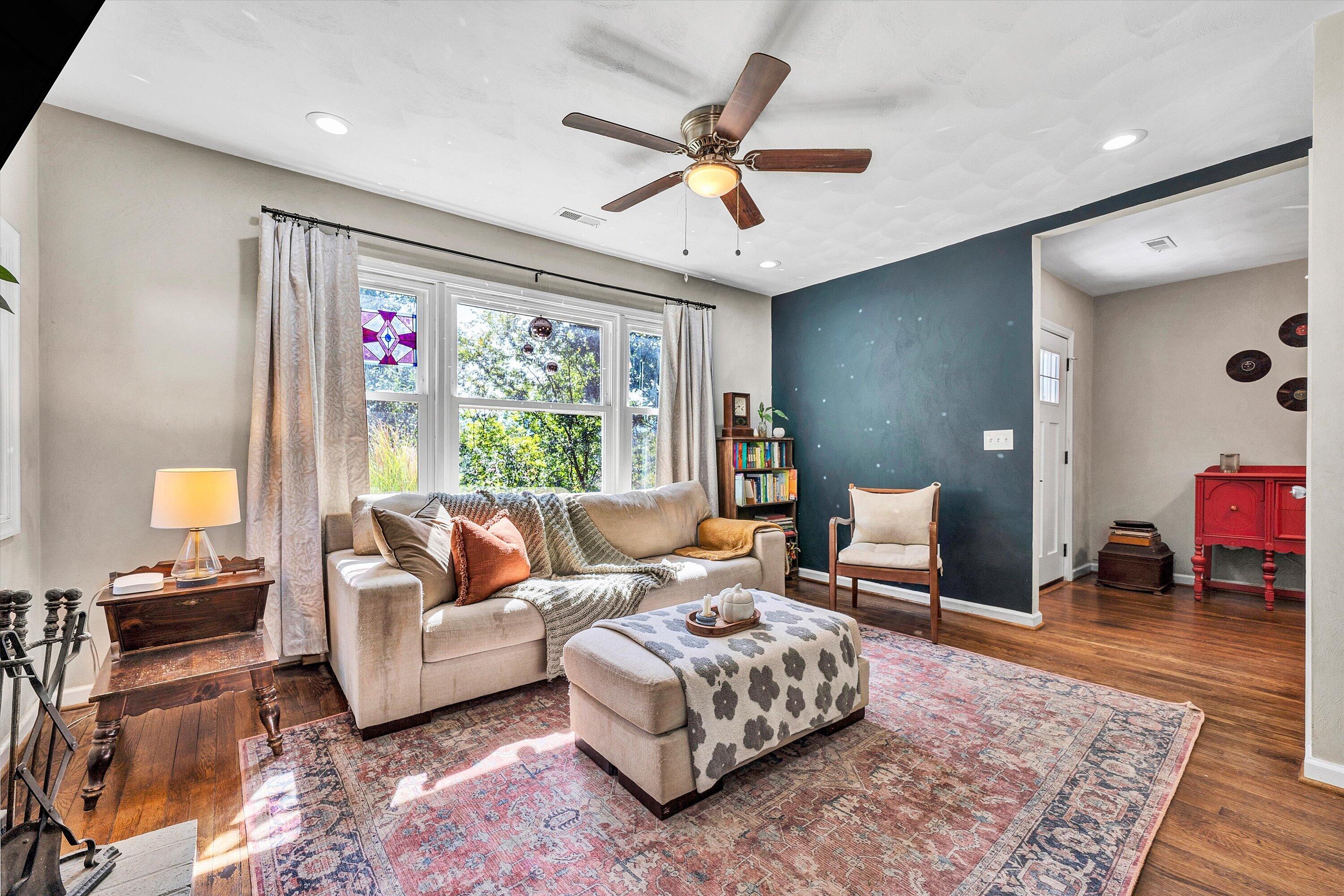 324 Jamie LN