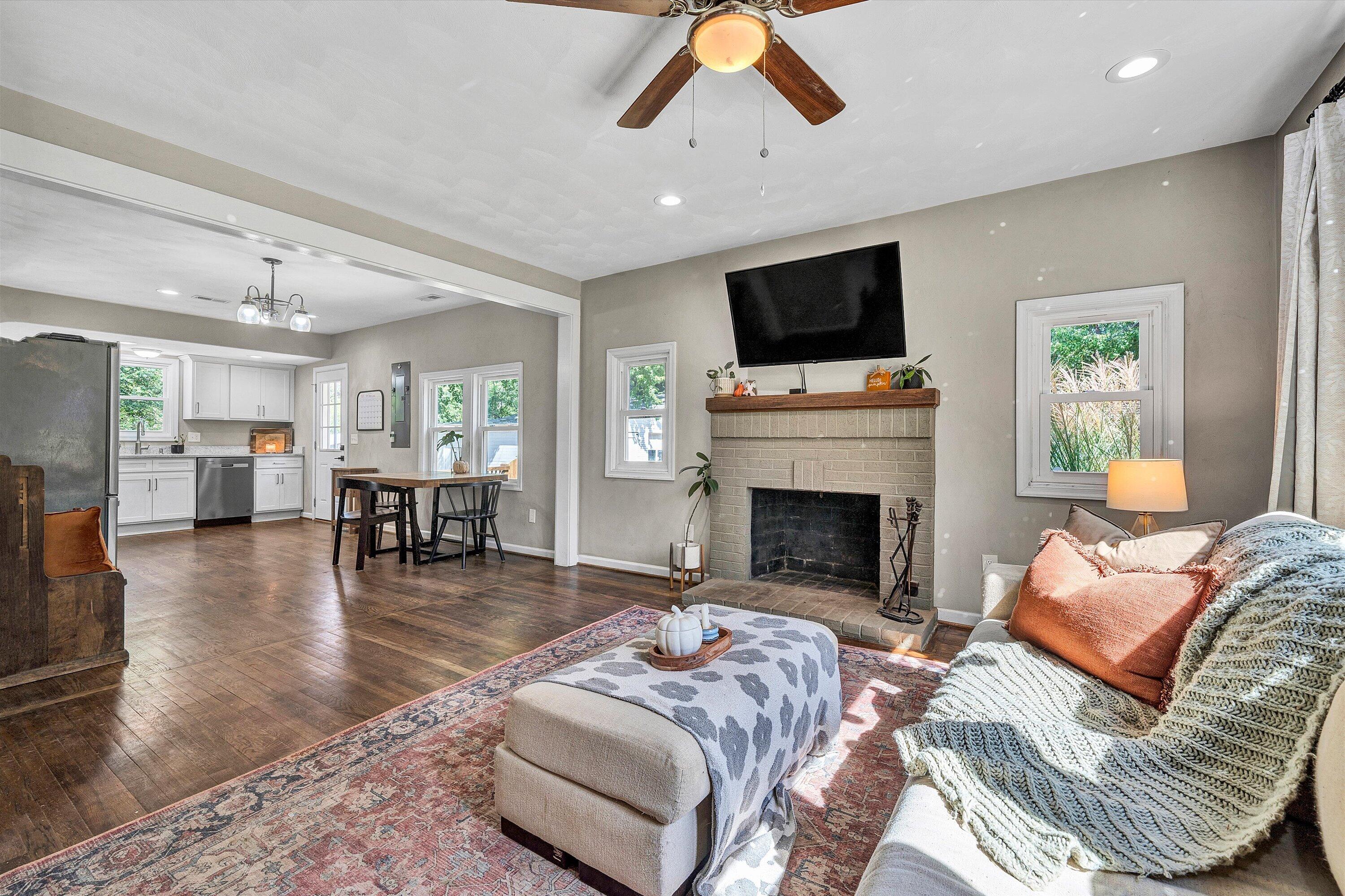 324 Jamie LN