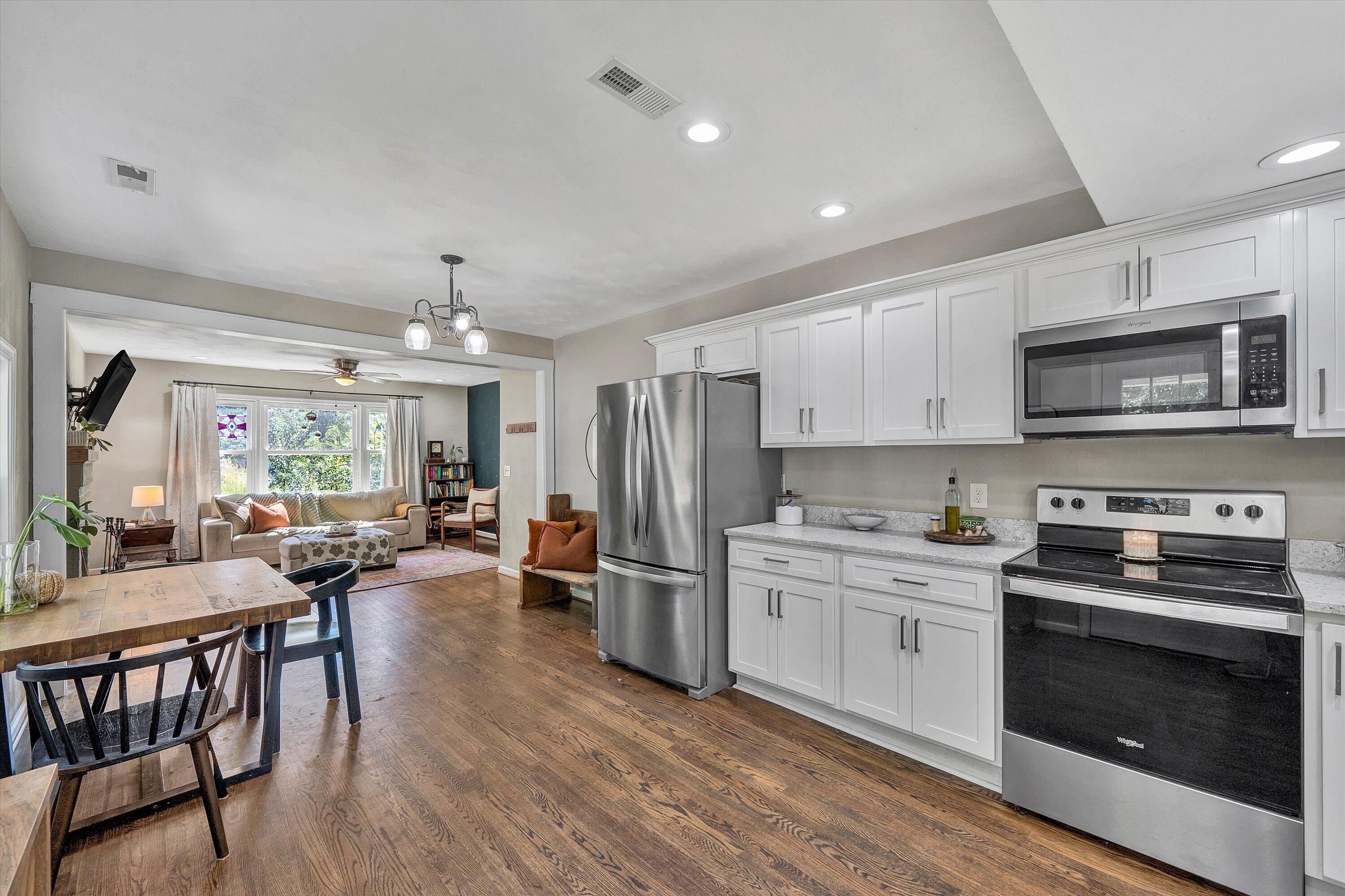 324 Jamie LN