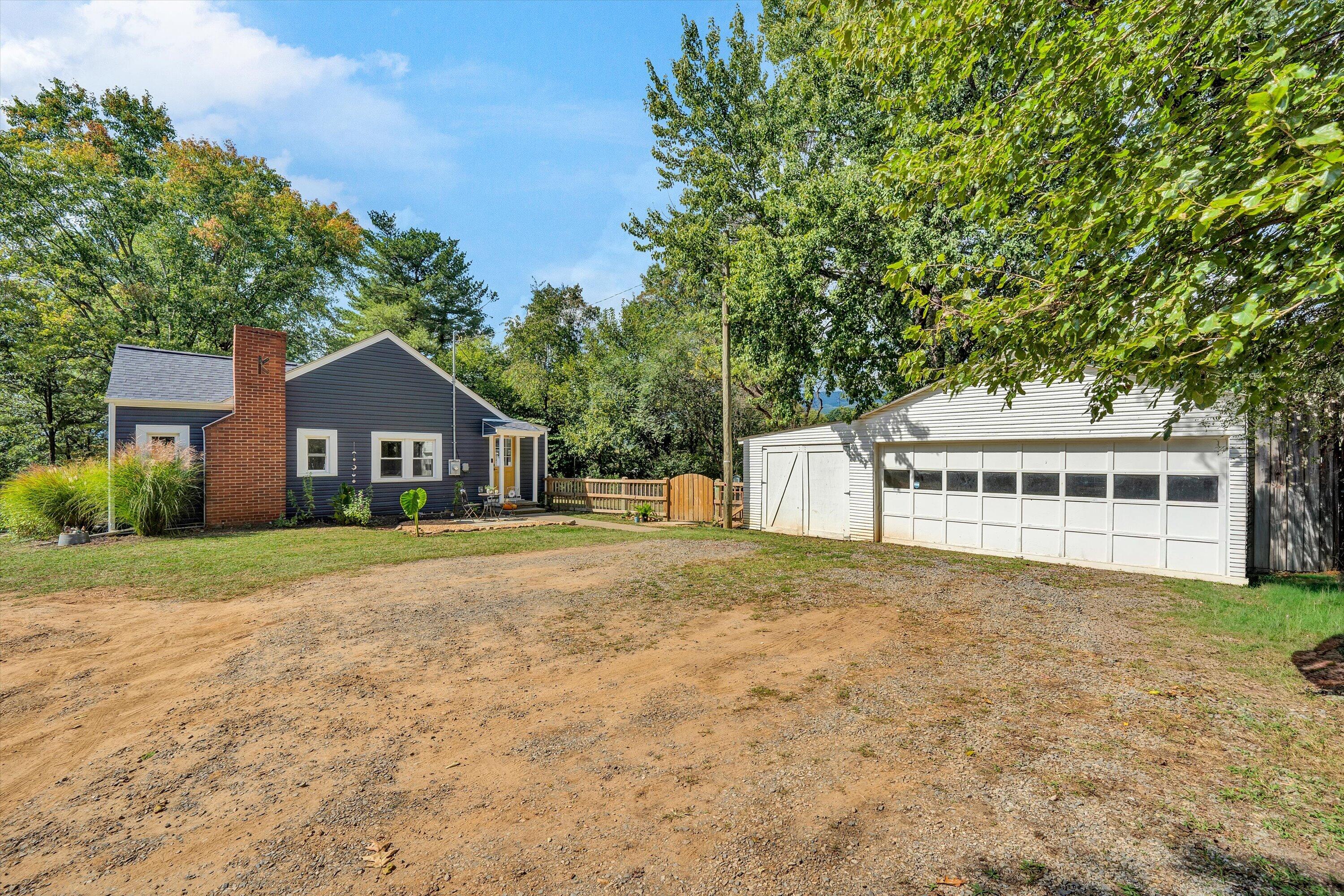324 Jamie LN