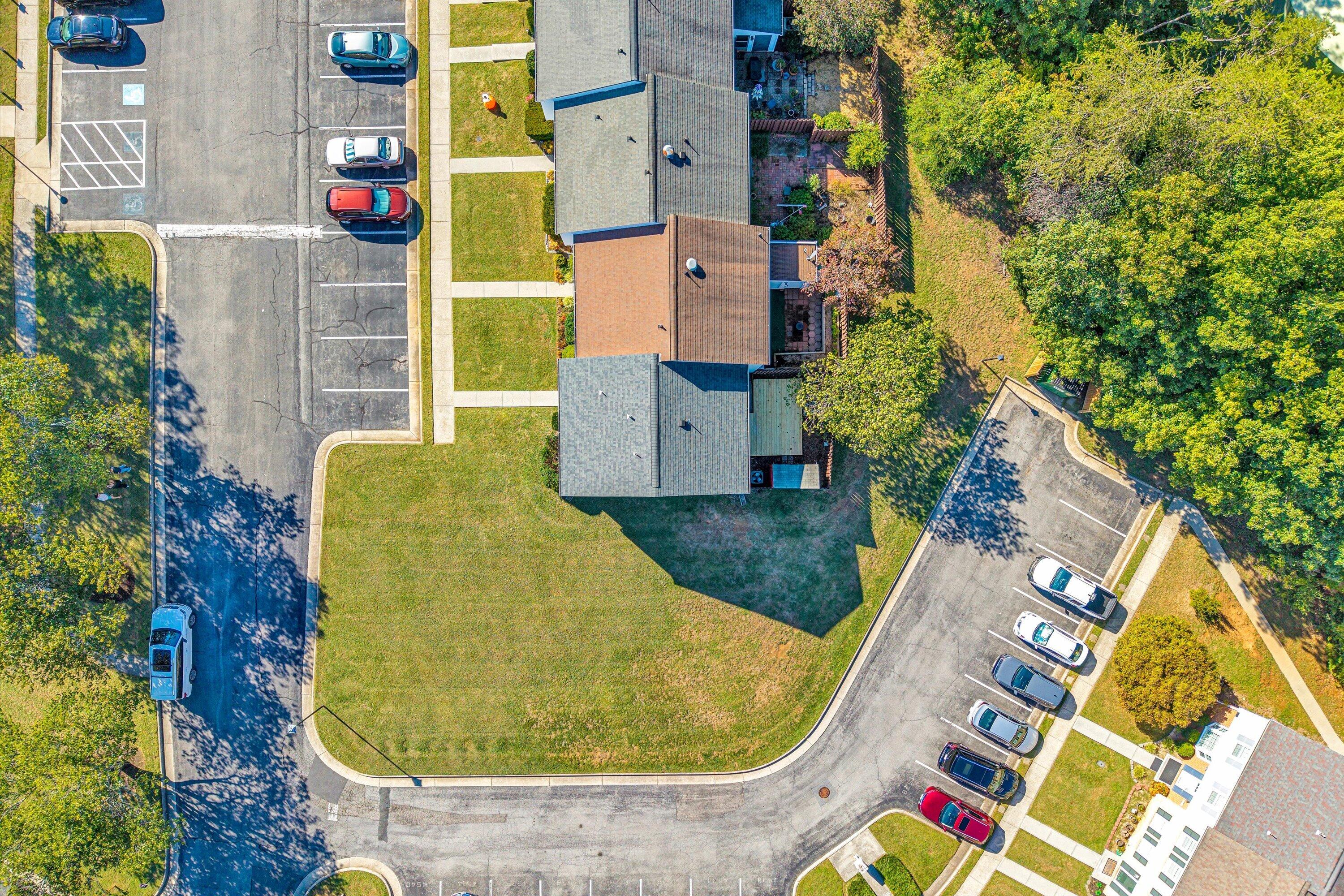 4625 Roxbury LN