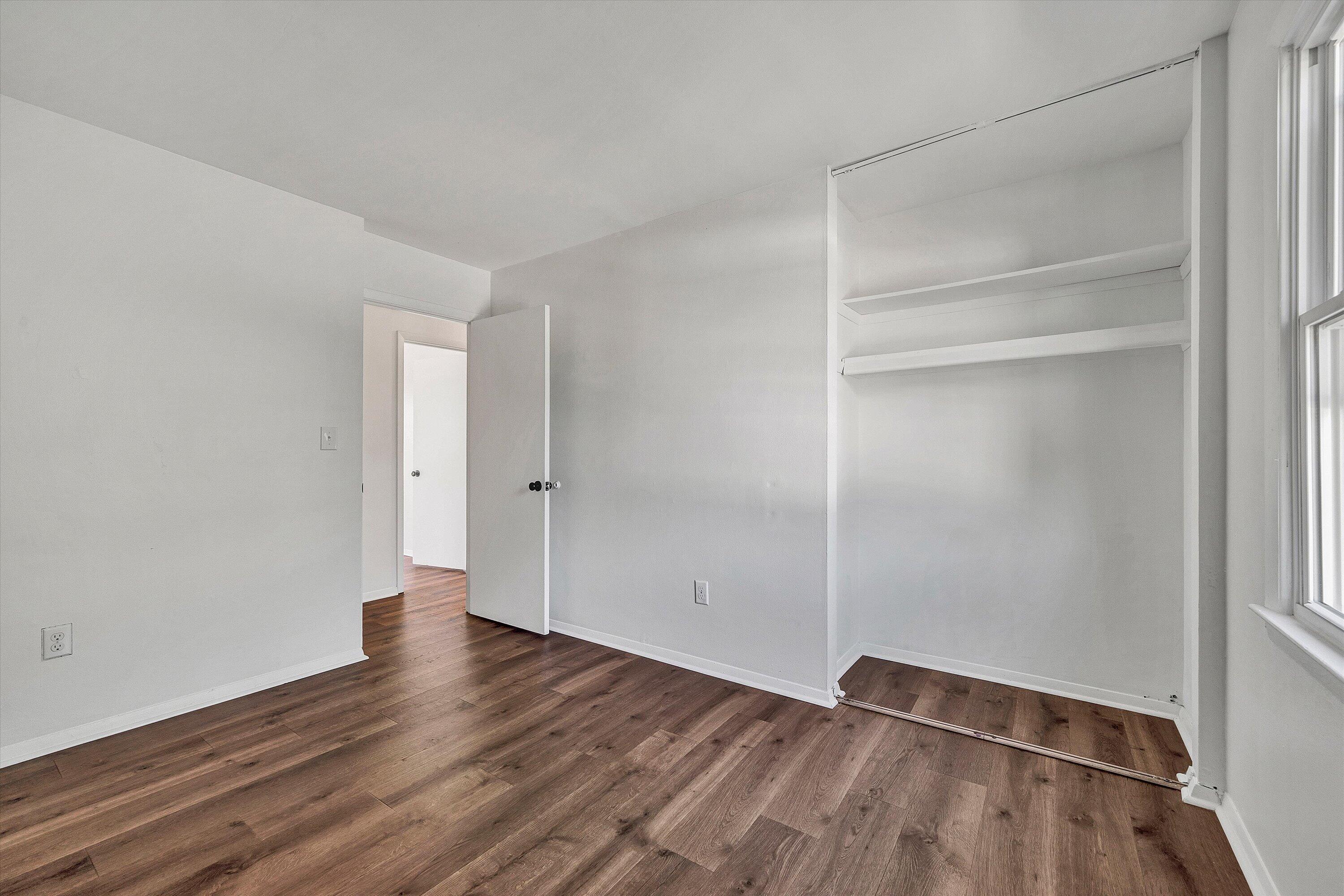 4625 Roxbury LN
