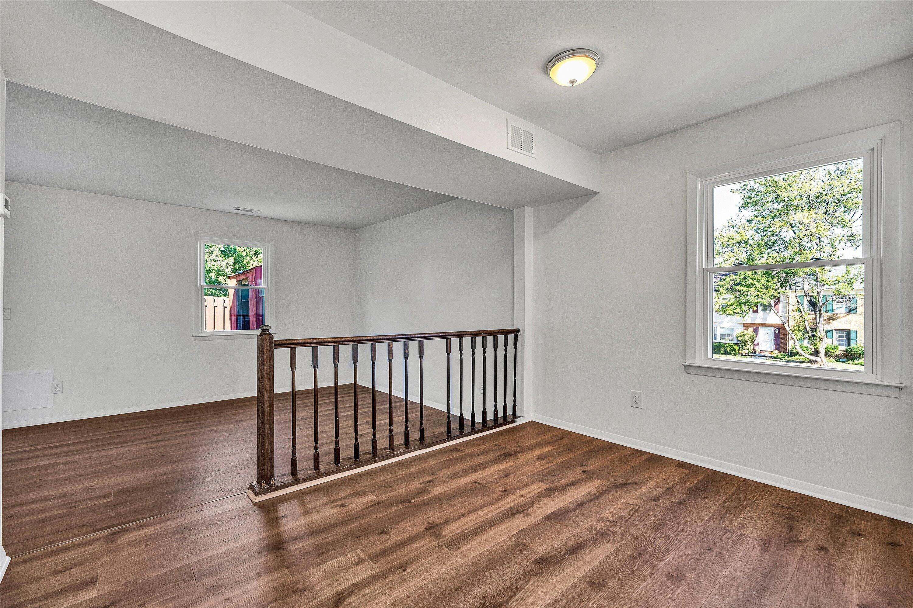 4625 Roxbury LN