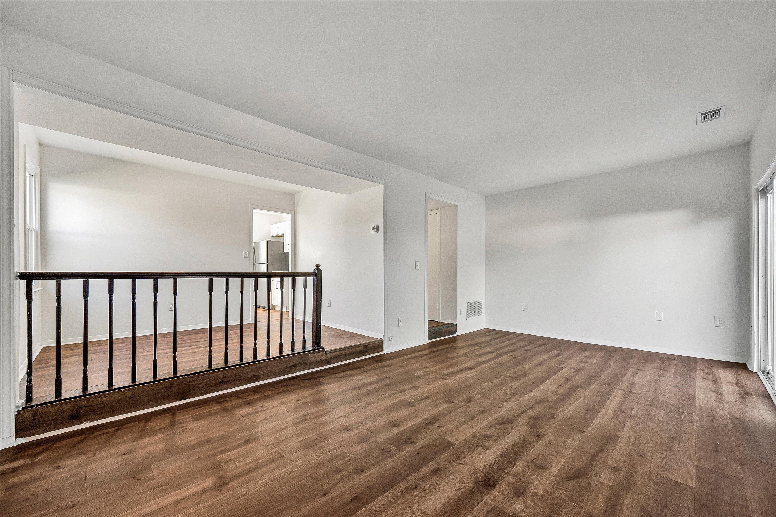 4625 Roxbury LN